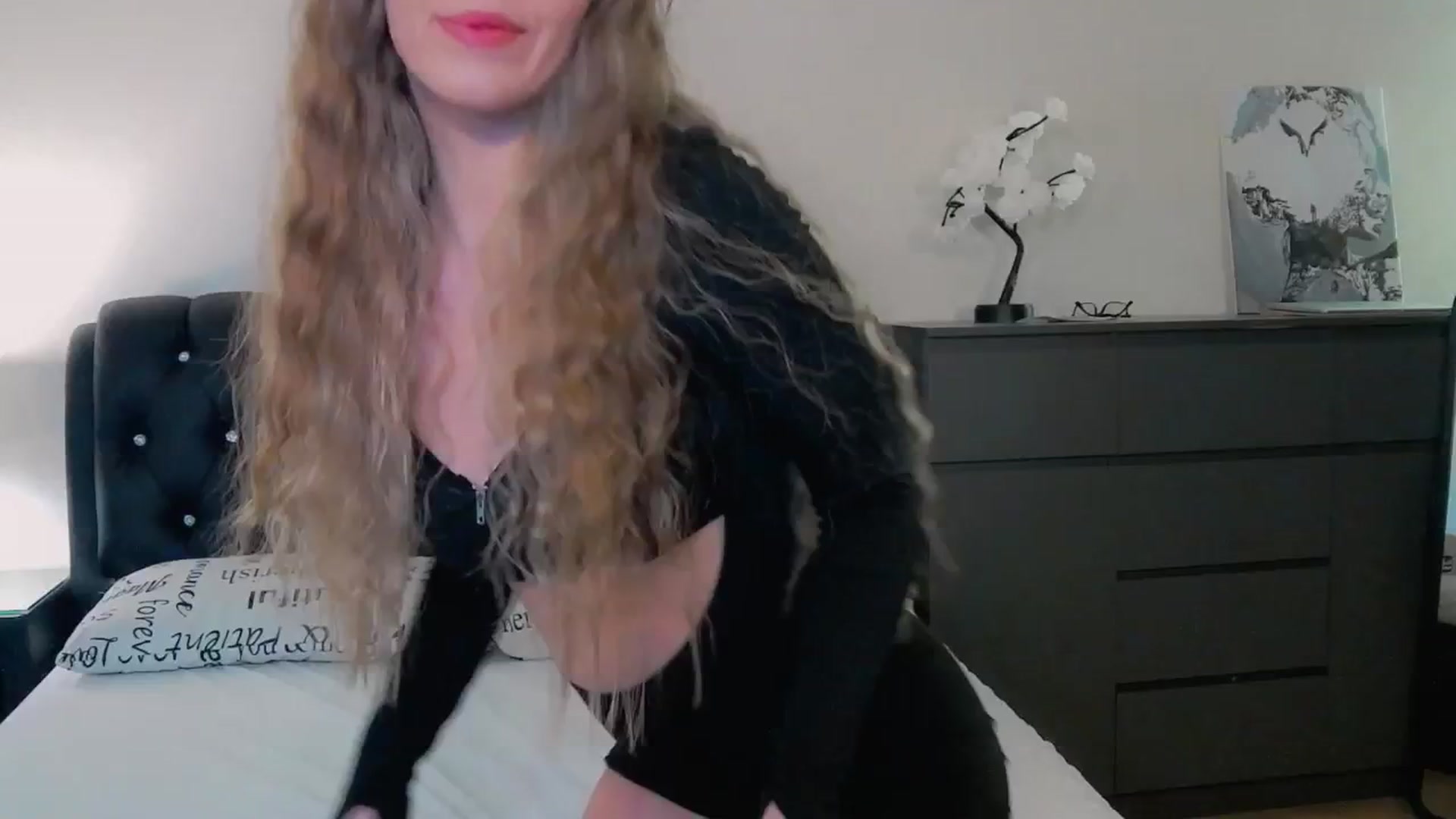Gallery image thumbnail from KilianSou's myfreecams stream on, 11/24/2025, 08:34 image 7 of 20