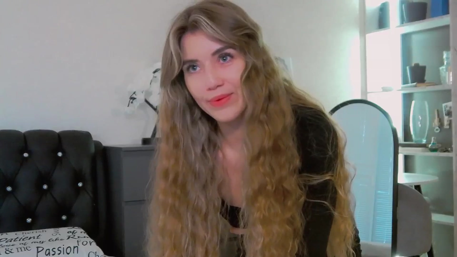Gallery image thumbnail from KilianSou's myfreecams stream on, 11/24/2025, 08:34 image 14 of 20