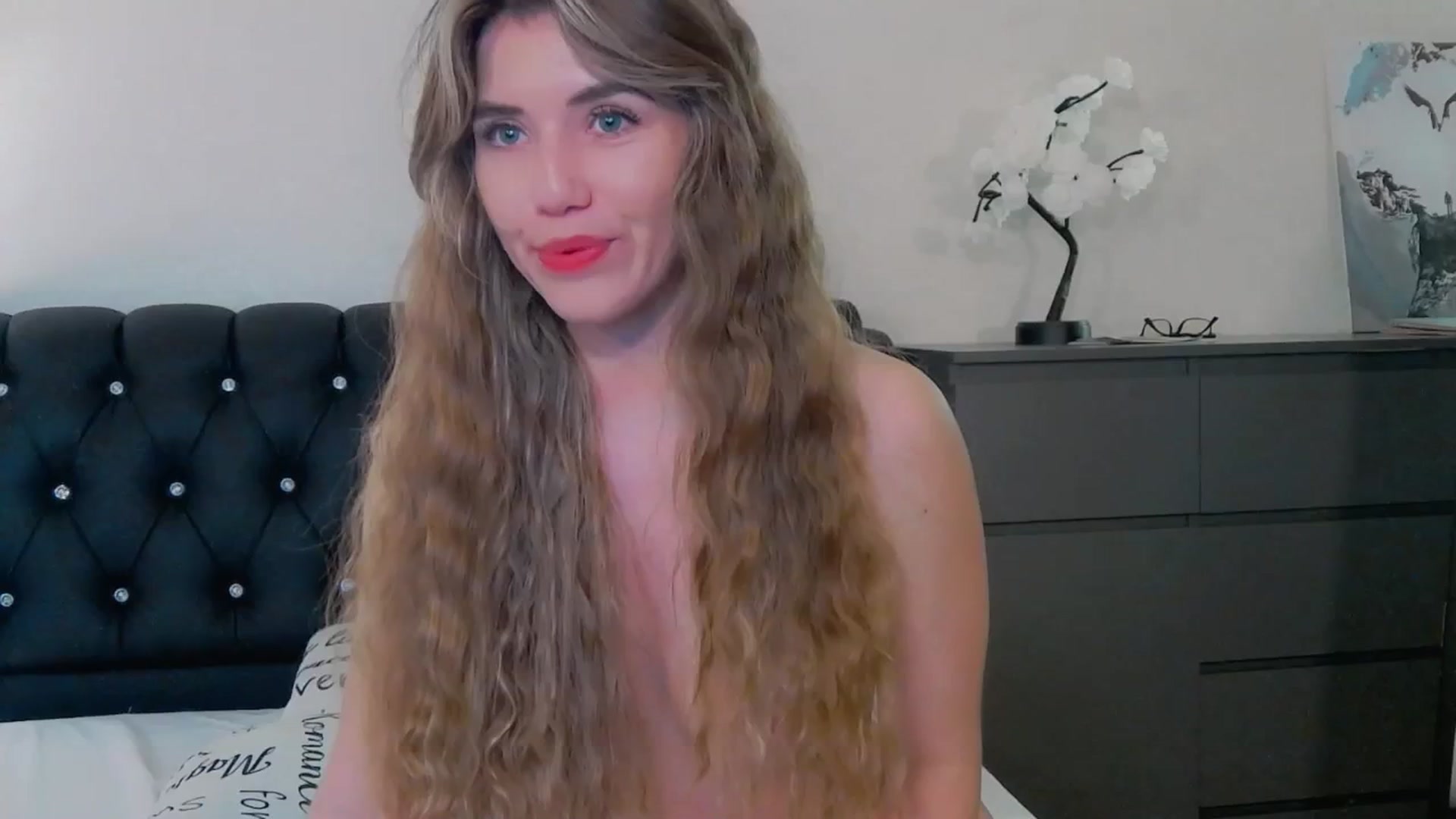 Gallery image thumbnail from KilianSou's myfreecams stream on, 11/24/2025, 09:30 image 11 of 20