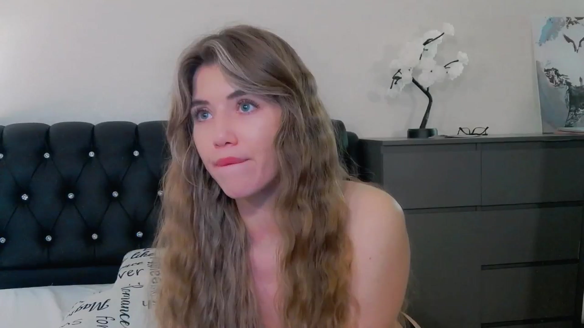 Gallery image thumbnail from KilianSou's myfreecams stream on, 11/24/2025, 09:30 image 12 of 20