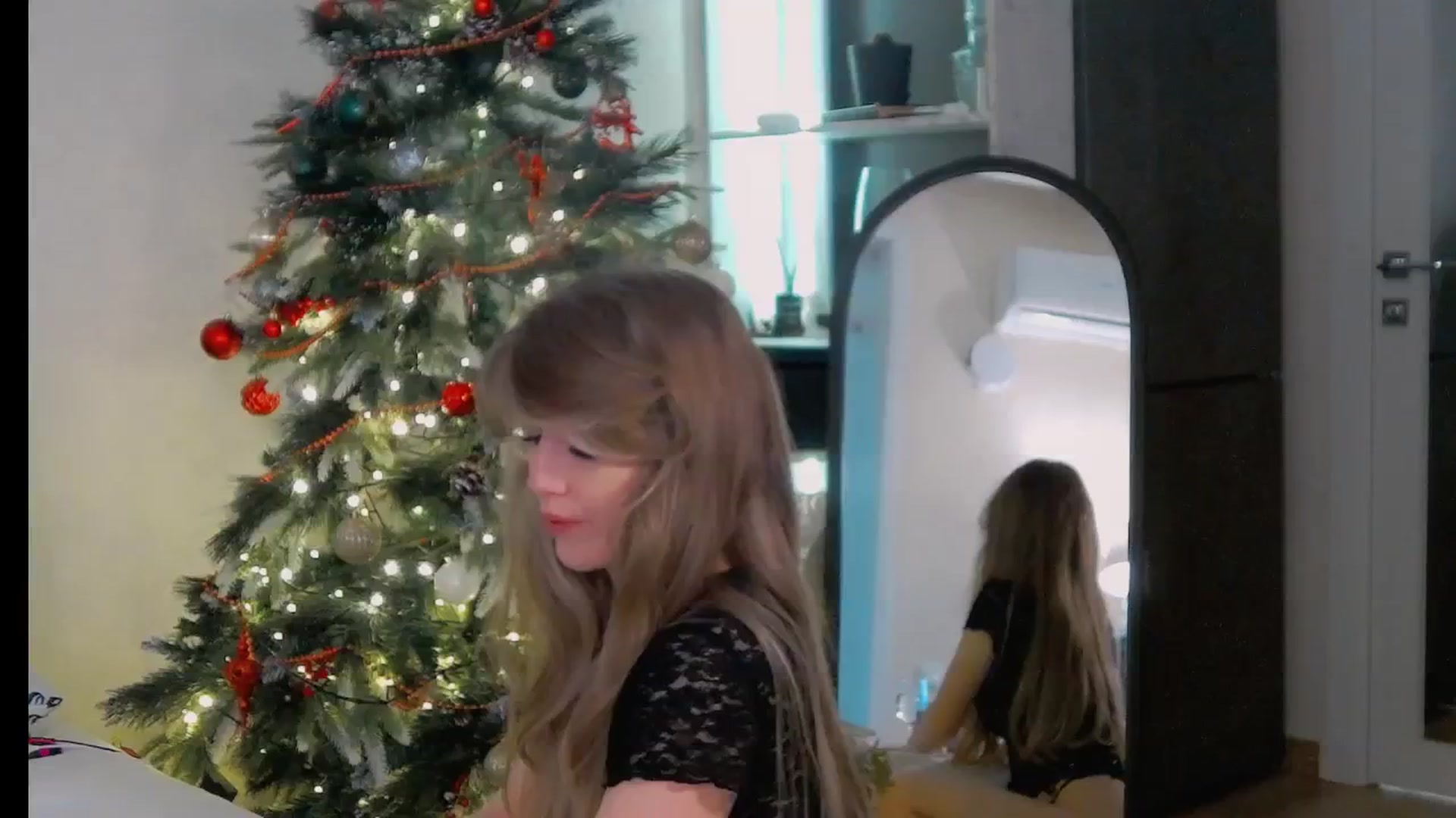 Gallery image thumbnail from KilianSou's myfreecams stream on, 12/08/2025, 06:05 image 17 of 20