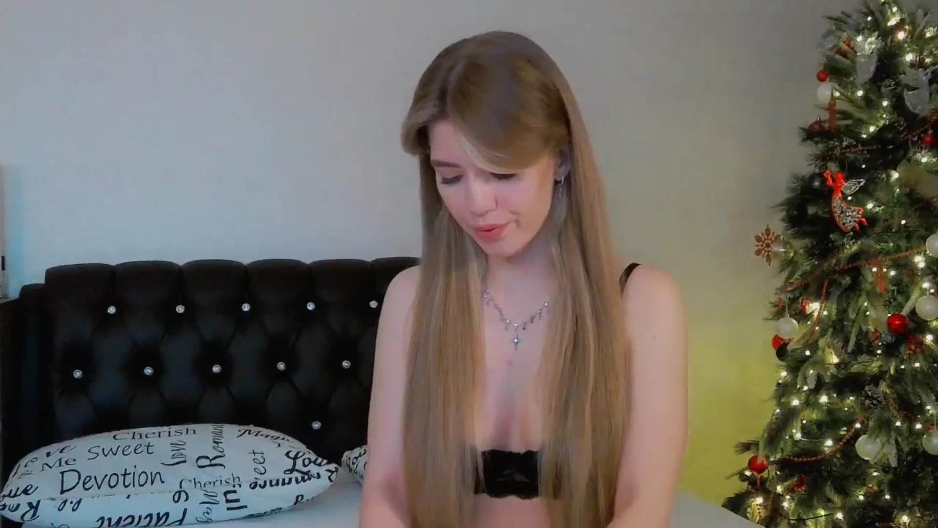 Gallery image thumbnail from KilianSou's myfreecams stream on, 12/27/2025, 06:01 image 7 of 20