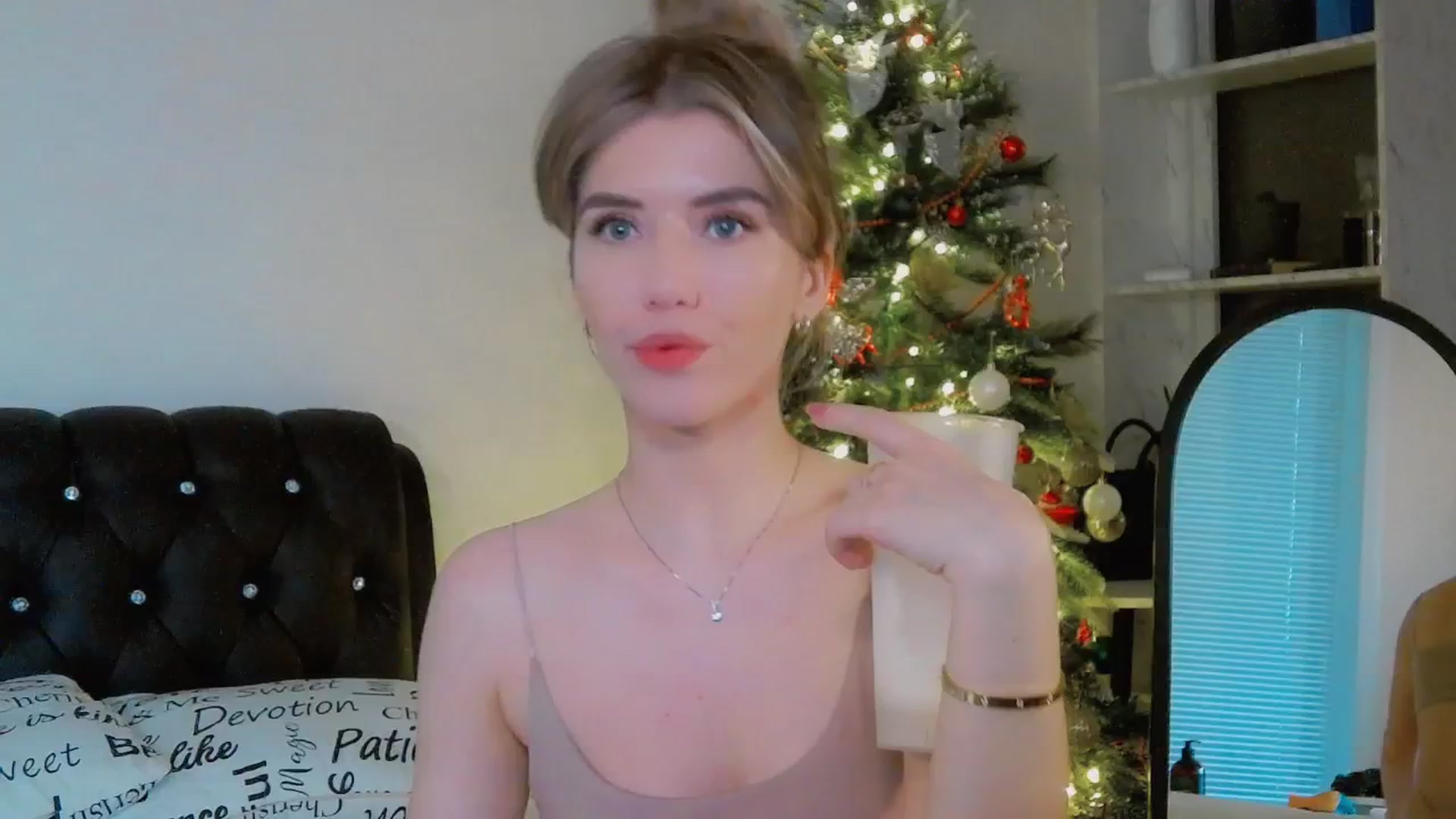 Gallery image thumbnail from KilianSou's myfreecams stream on, 12/28/2025, 05:46 image 8 of 20