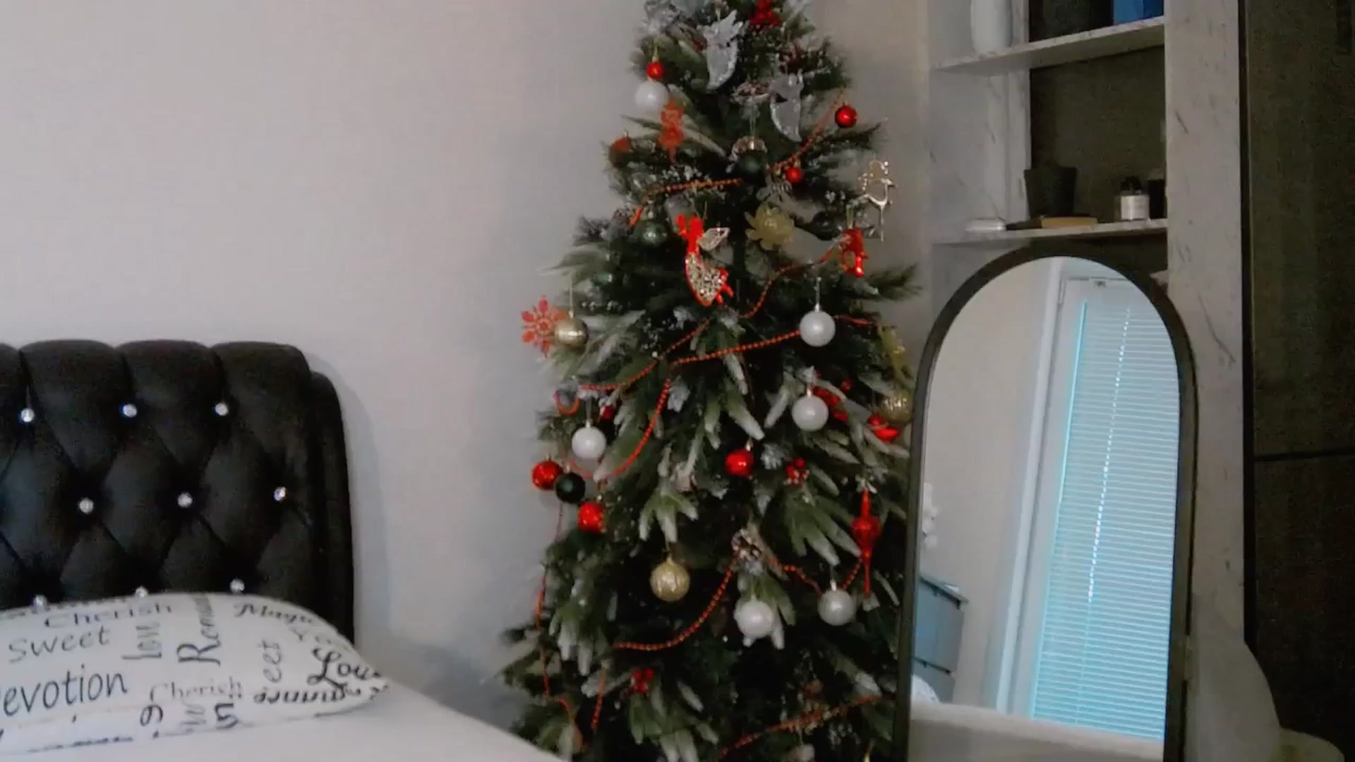Gallery image thumbnail from KilianSou's myfreecams stream on, 01/02/2026, 06:14 image 13 of 20
