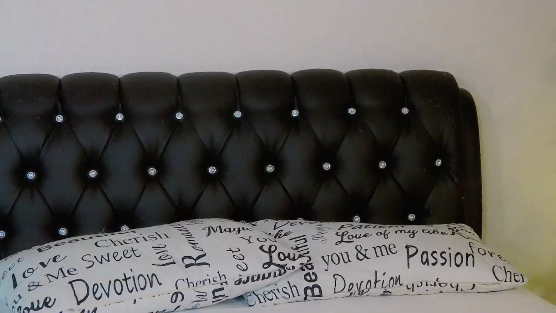 Gallery image thumbnail from KilianSou's myfreecams stream on, 01/03/2026, 07:34 image 18 of 20