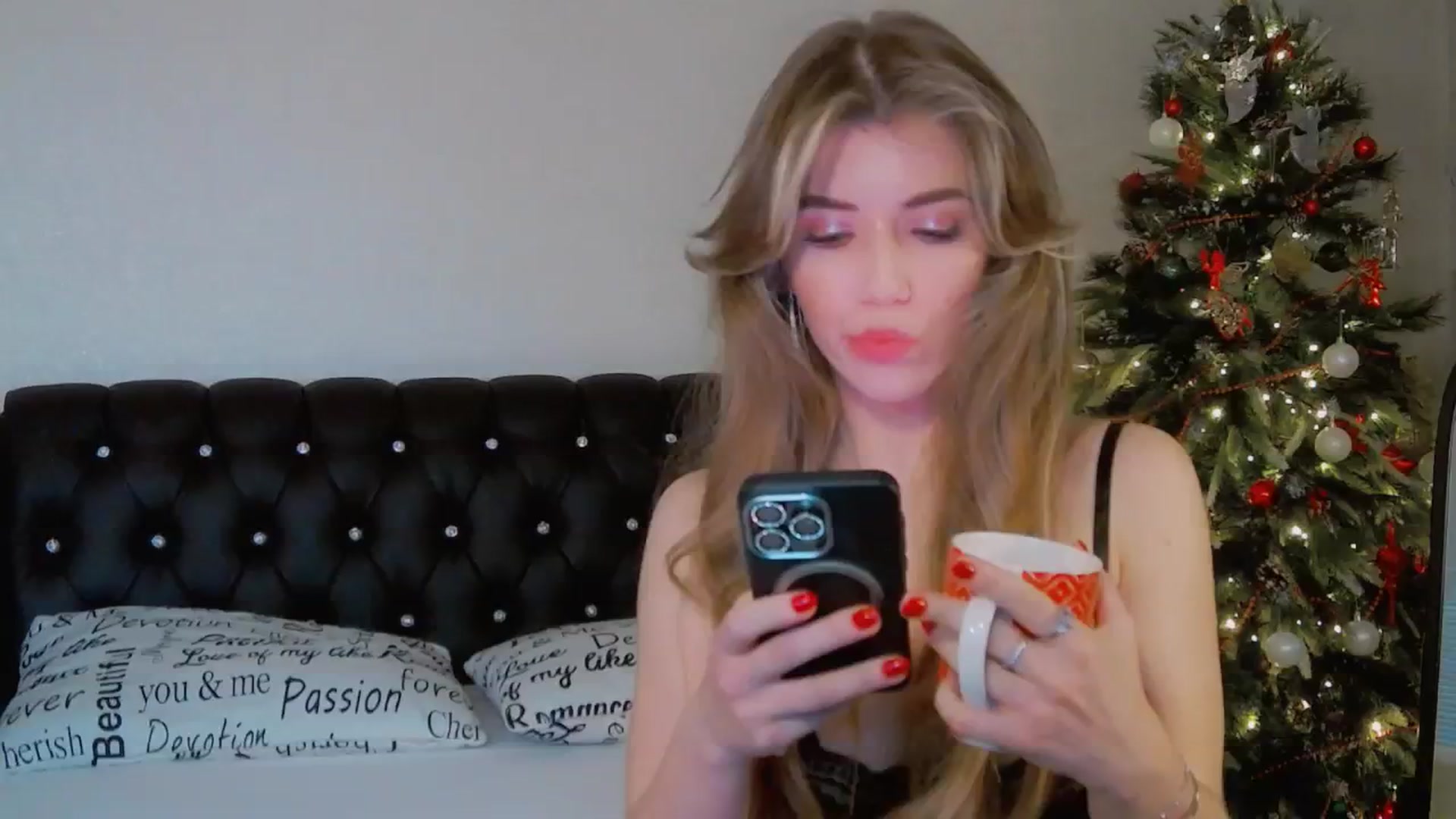 Gallery image thumbnail from KilianSou's myfreecams stream on, 01/04/2026, 06:35 image 1 of 20