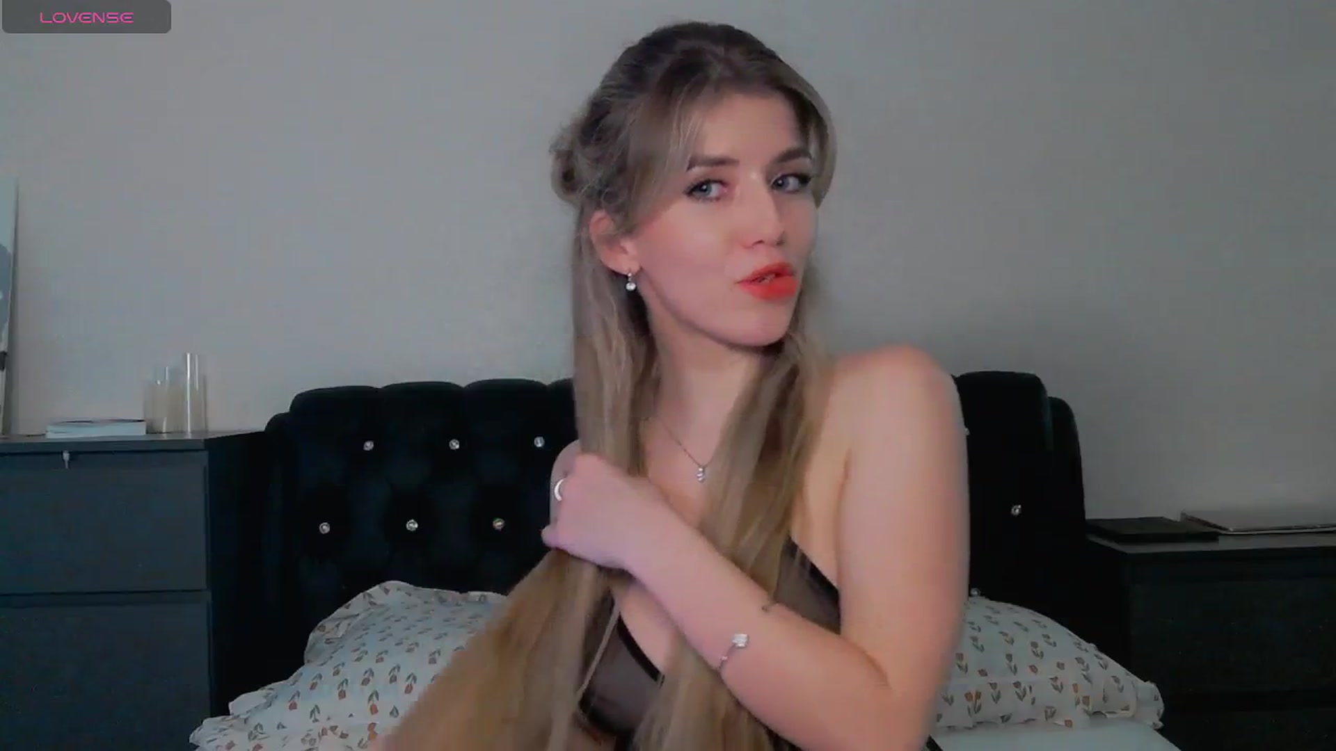 Gallery image thumbnail from KilianSou's myfreecams stream on, 01/27/2026, 03:55 image 13 of 20