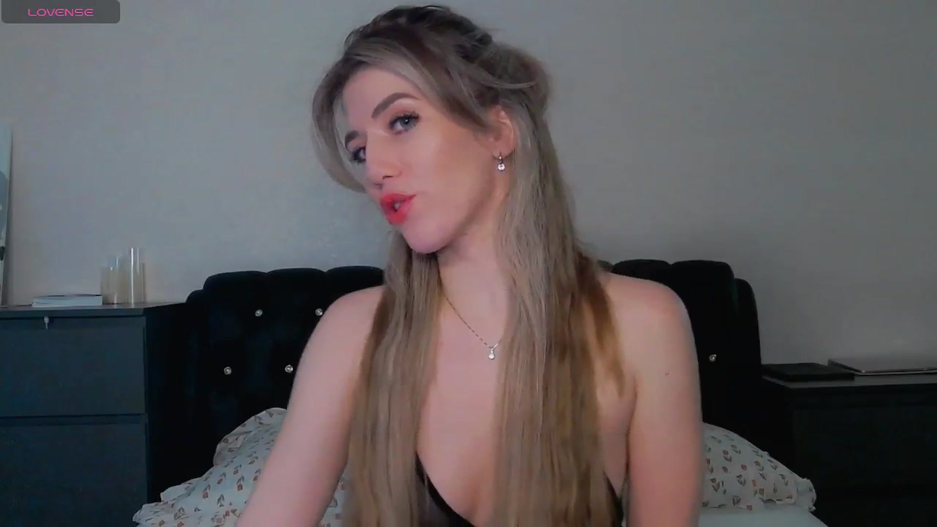 Gallery image thumbnail from KilianSou's myfreecams stream on, 01/27/2026, 03:55 image 15 of 20