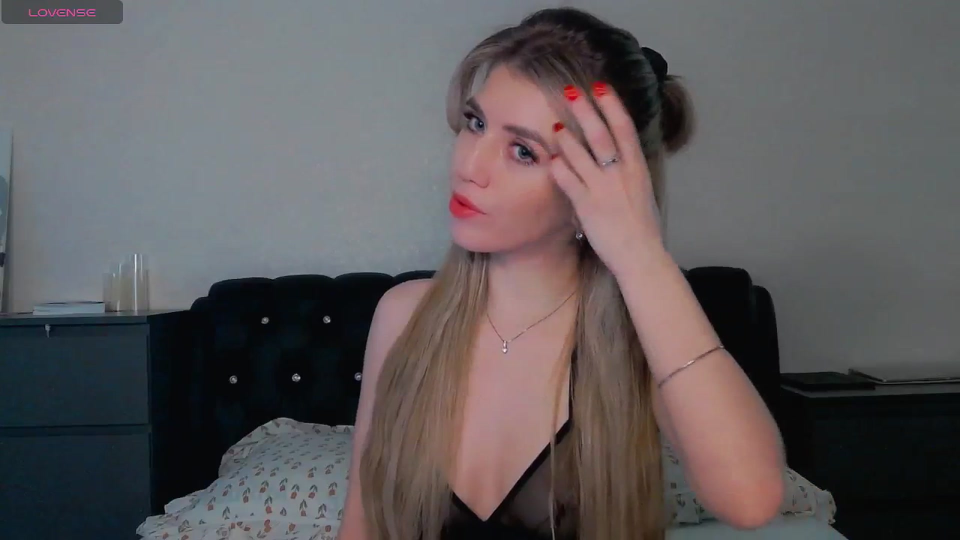 Gallery image thumbnail from KilianSou's myfreecams stream on, 01/27/2026, 03:55 image 16 of 20