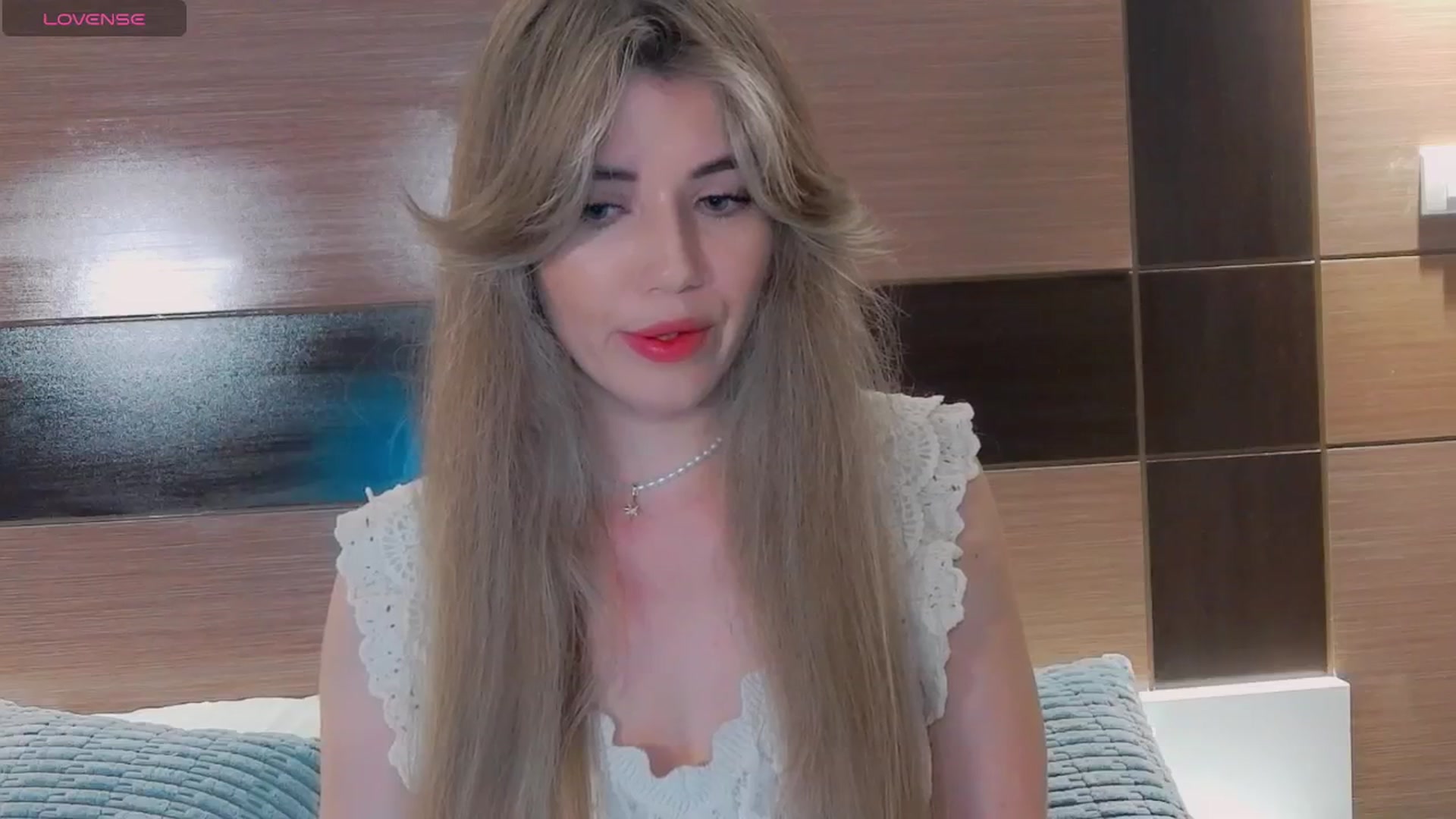 Gallery image thumbnail from KilianSou's myfreecams stream on, 04/04/2026, 24:46 image 12 of 20