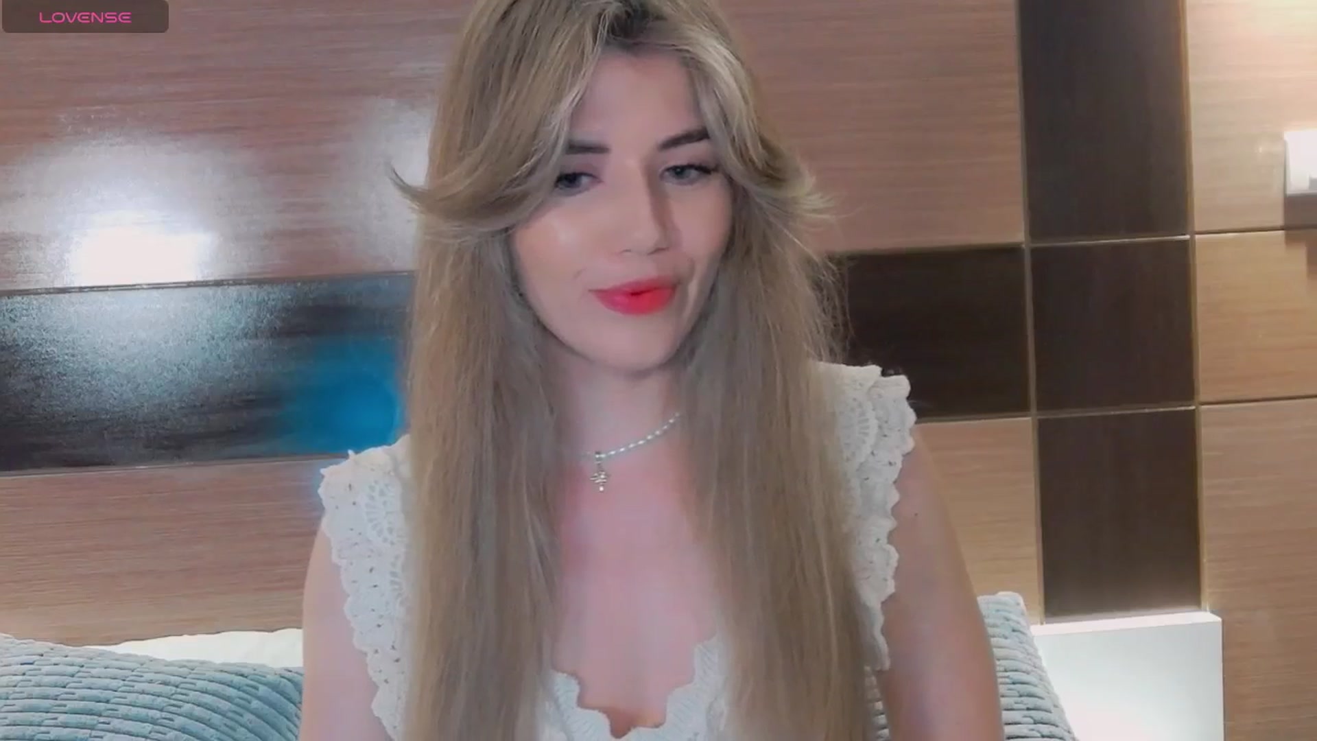 Gallery image thumbnail from KilianSou's myfreecams stream on, 04/04/2026, 24:46 image 9 of 20