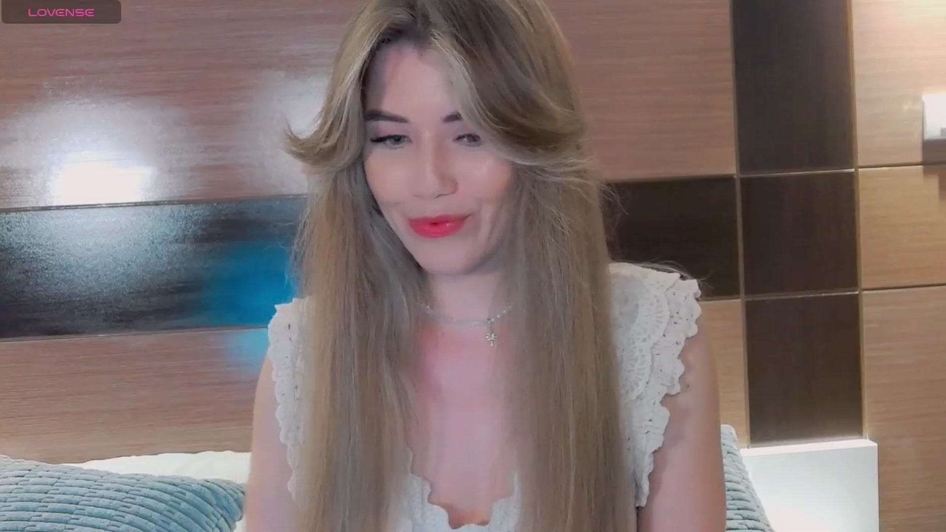 Gallery image thumbnail from KilianSou's myfreecams stream on, 04/04/2026, 24:46 image 7 of 20