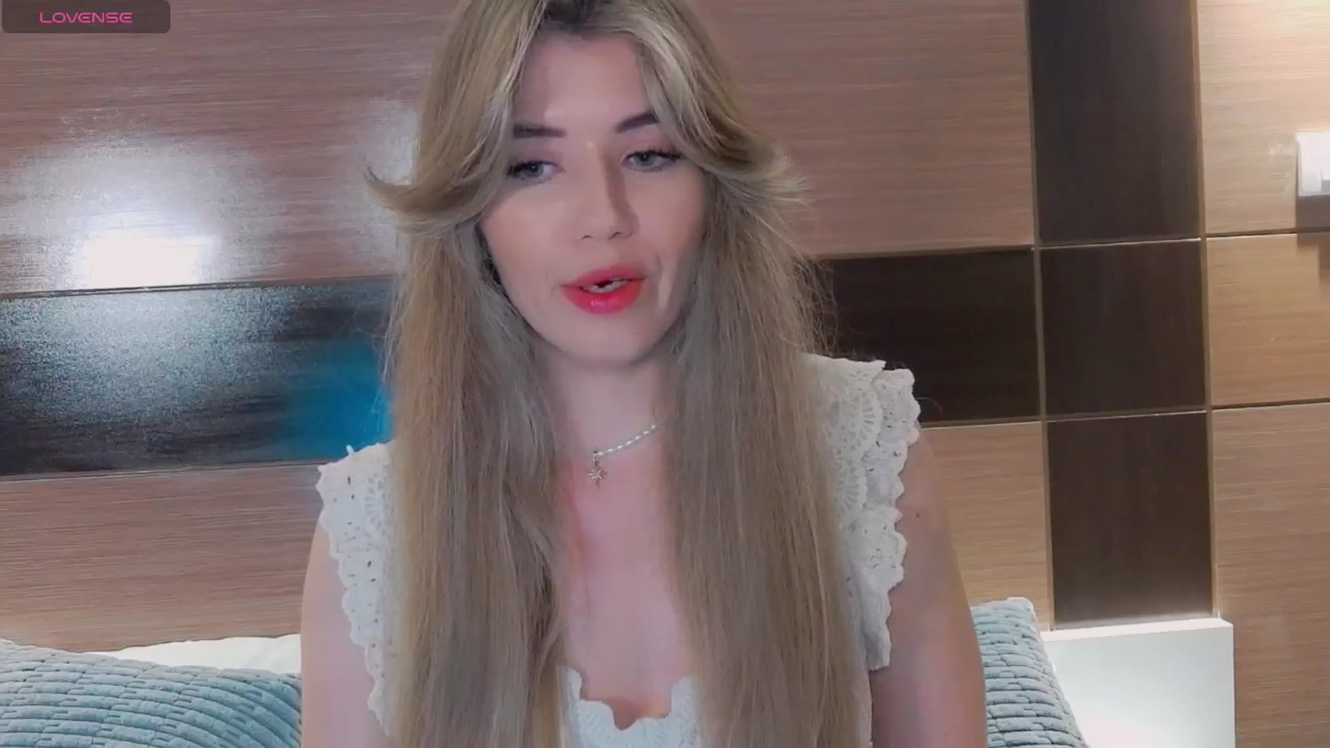 Gallery image thumbnail from KilianSou's myfreecams stream on, 04/04/2026, 24:46 image 11 of 20