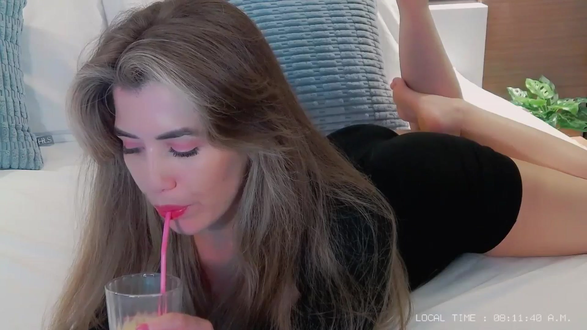Gallery image thumbnail from KilianSou's myfreecams stream on, 04/12/2026, 24:32 image 13 of 20