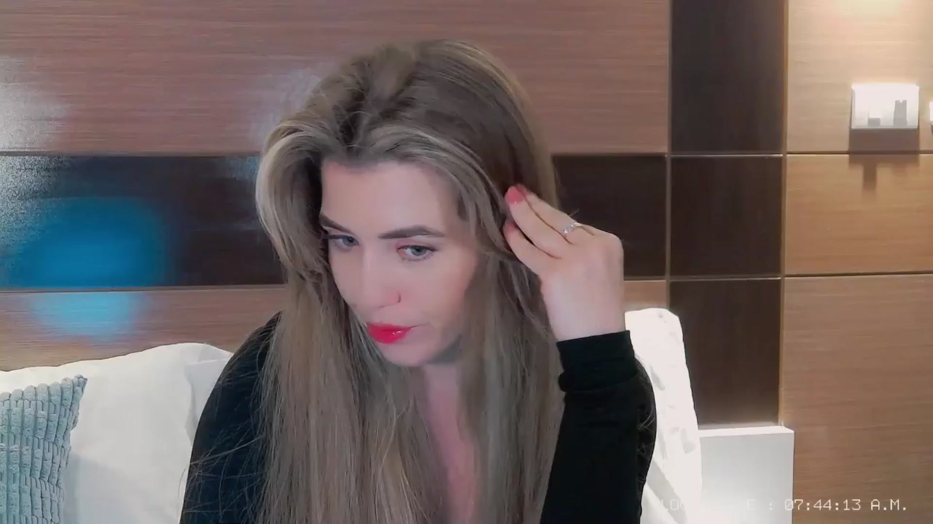 Gallery image thumbnail from KilianSou's myfreecams stream on, 04/12/2026, 24:32 image 1 of 20