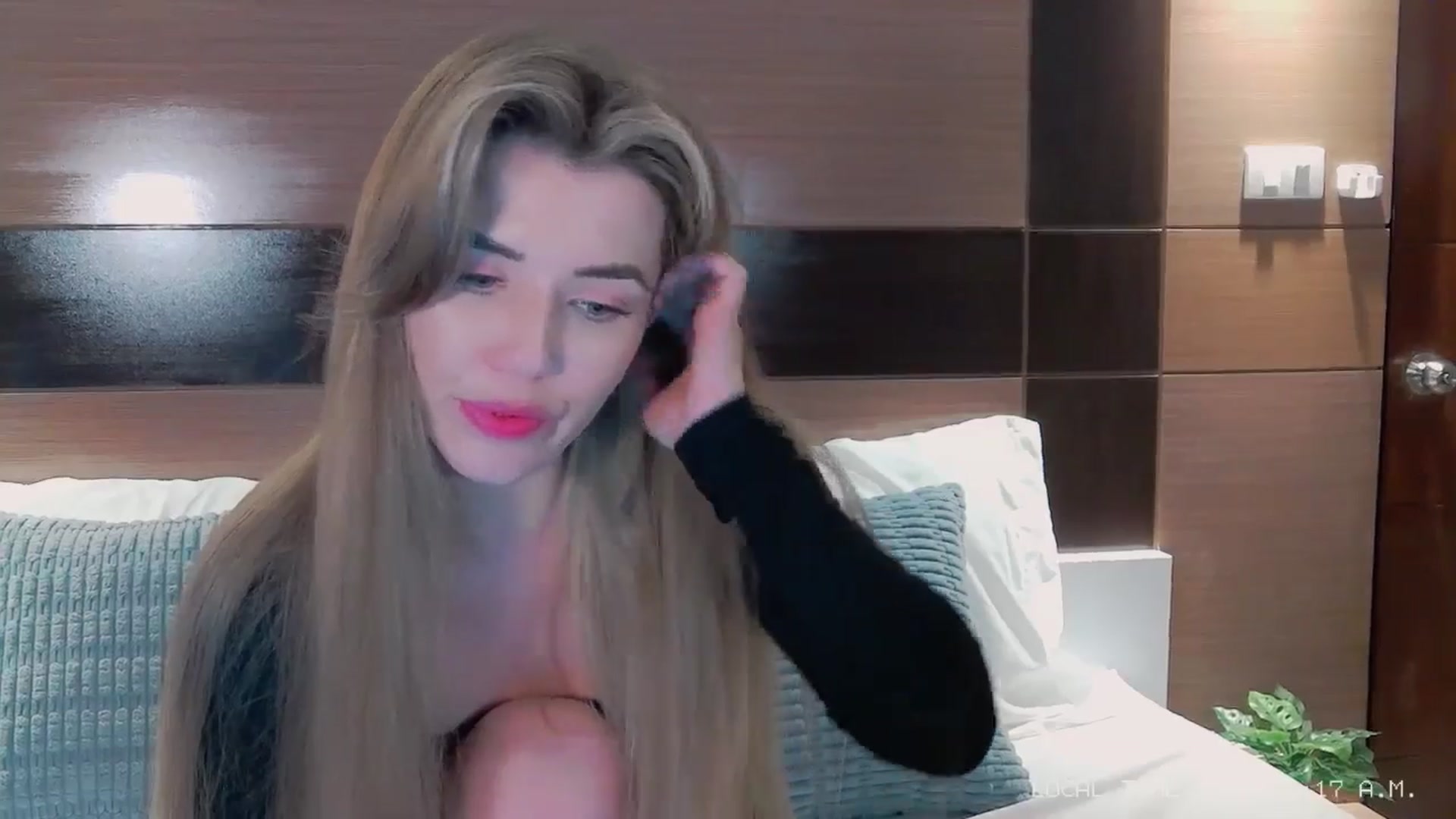 Gallery image thumbnail from KilianSou's myfreecams stream on, 04/12/2026, 24:32 image 16 of 20