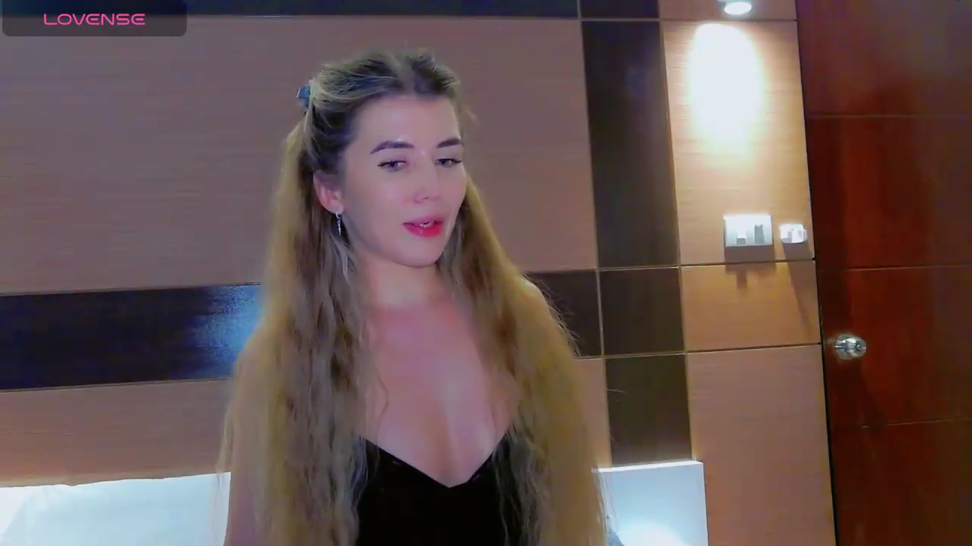 Gallery image thumbnail from KilianSou's myfreecams stream on, 05/27/2026, 03:40 image 17 of 20