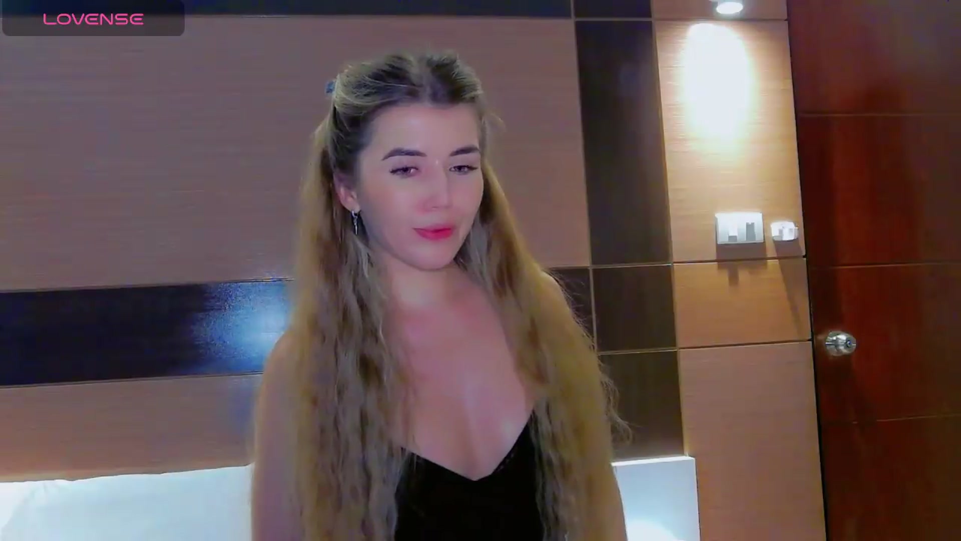 Gallery image thumbnail from KilianSou's myfreecams stream on, 05/27/2026, 03:40 image 18 of 20