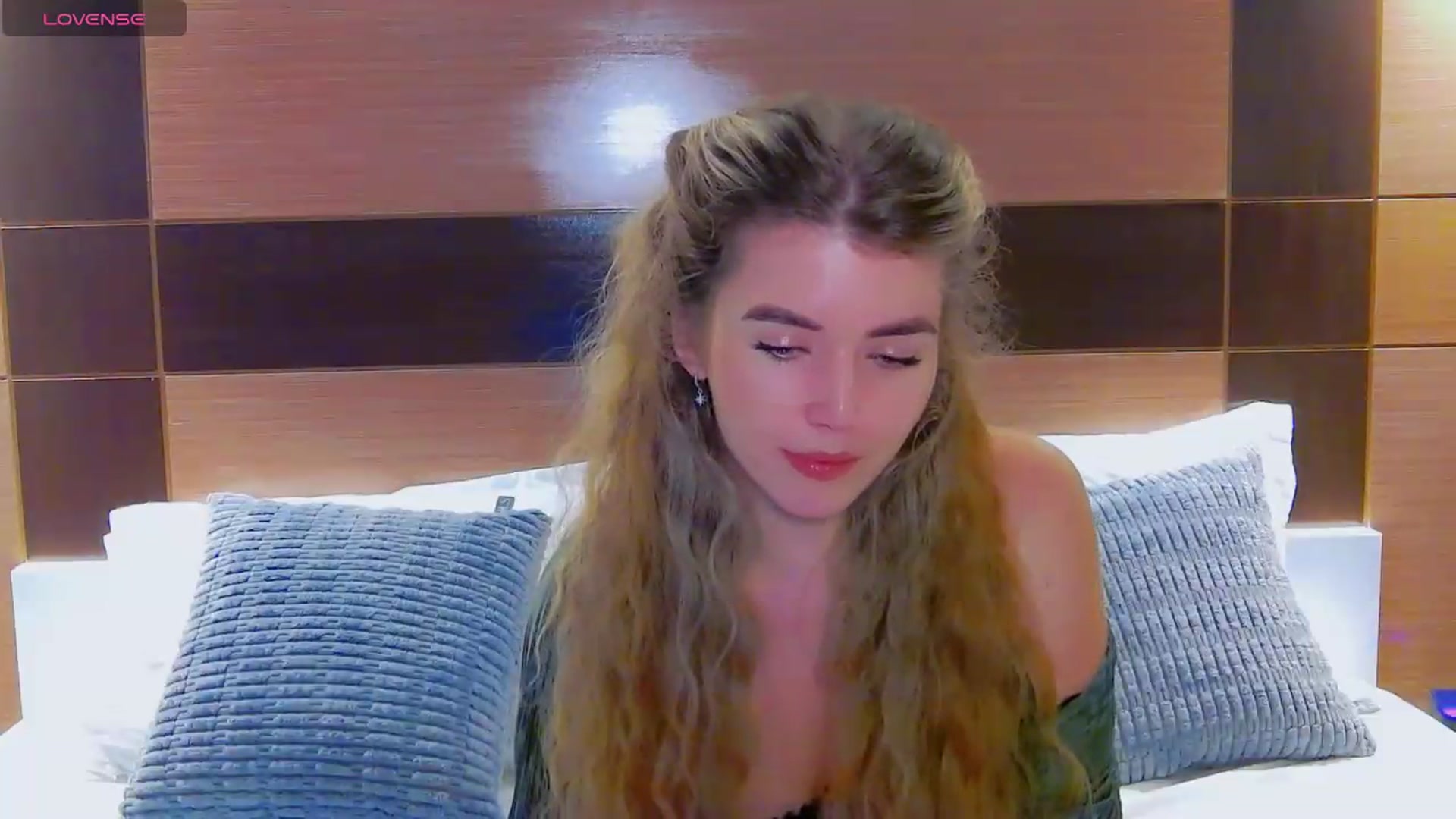 Gallery image thumbnail from KilianSou's myfreecams stream on, 06/24/2026, 01:26 image 3 of 20