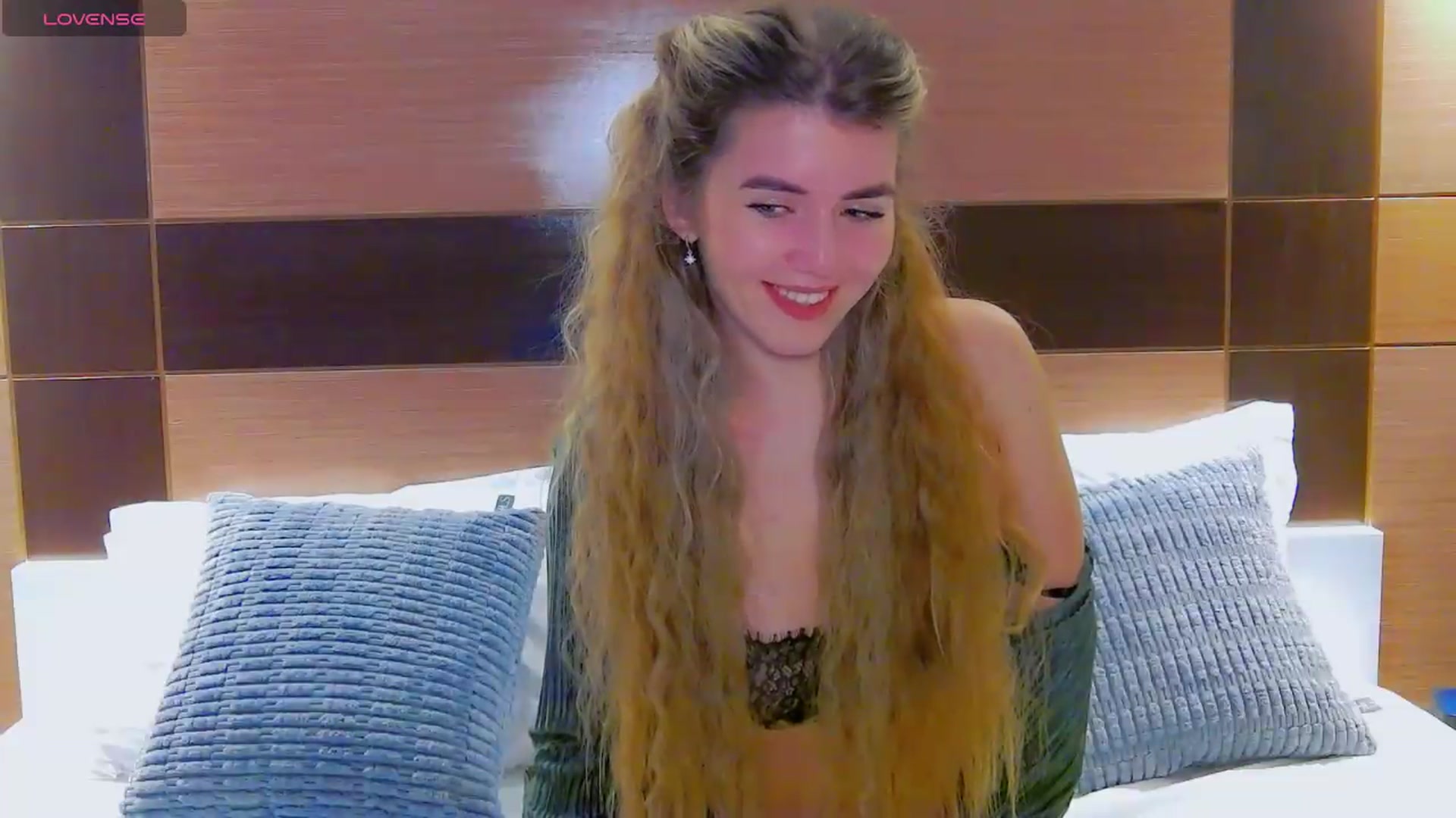 Gallery image thumbnail from KilianSou's myfreecams stream on, 06/24/2026, 01:26 image 19 of 20