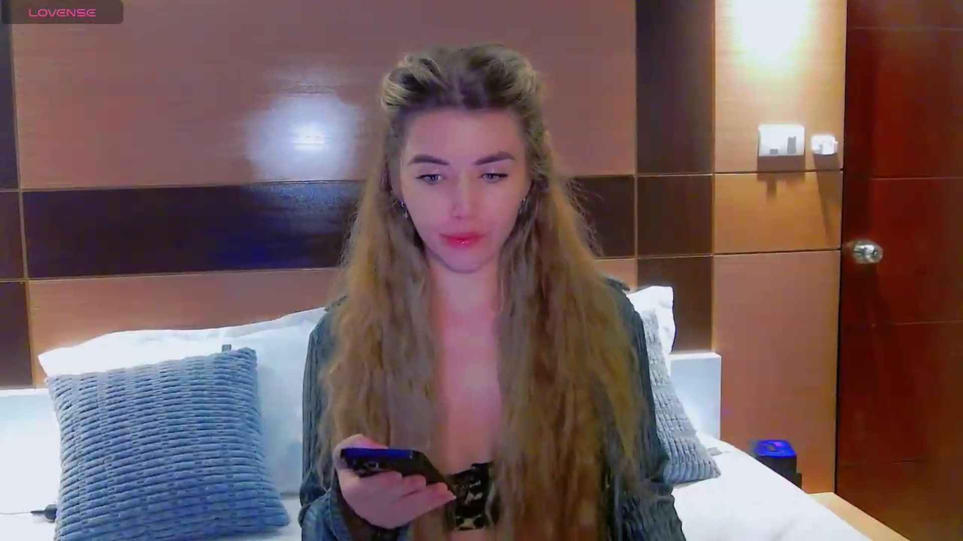 Gallery image thumbnail from KilianSou's myfreecams stream on, 06/24/2026, 05:13 image 15 of 20