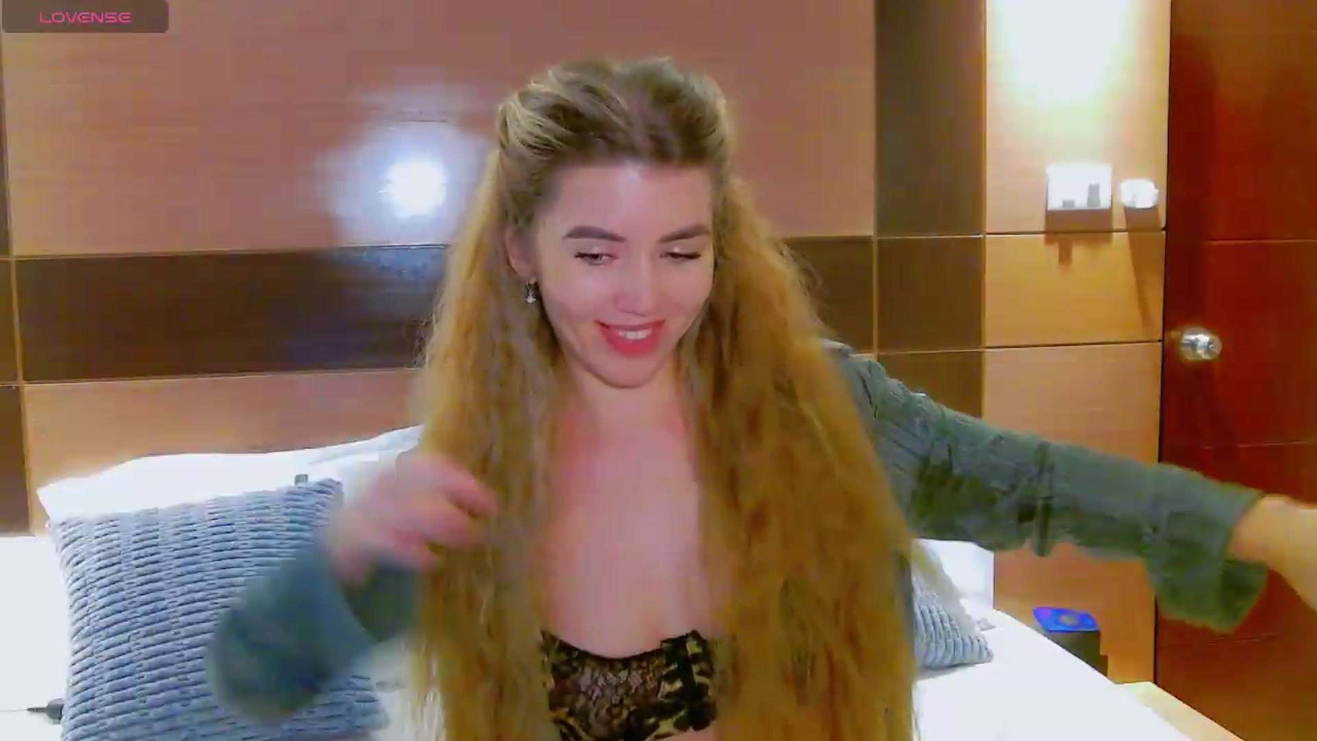 Gallery image thumbnail from KilianSou's myfreecams stream on, 06/24/2026, 05:13 image 9 of 20