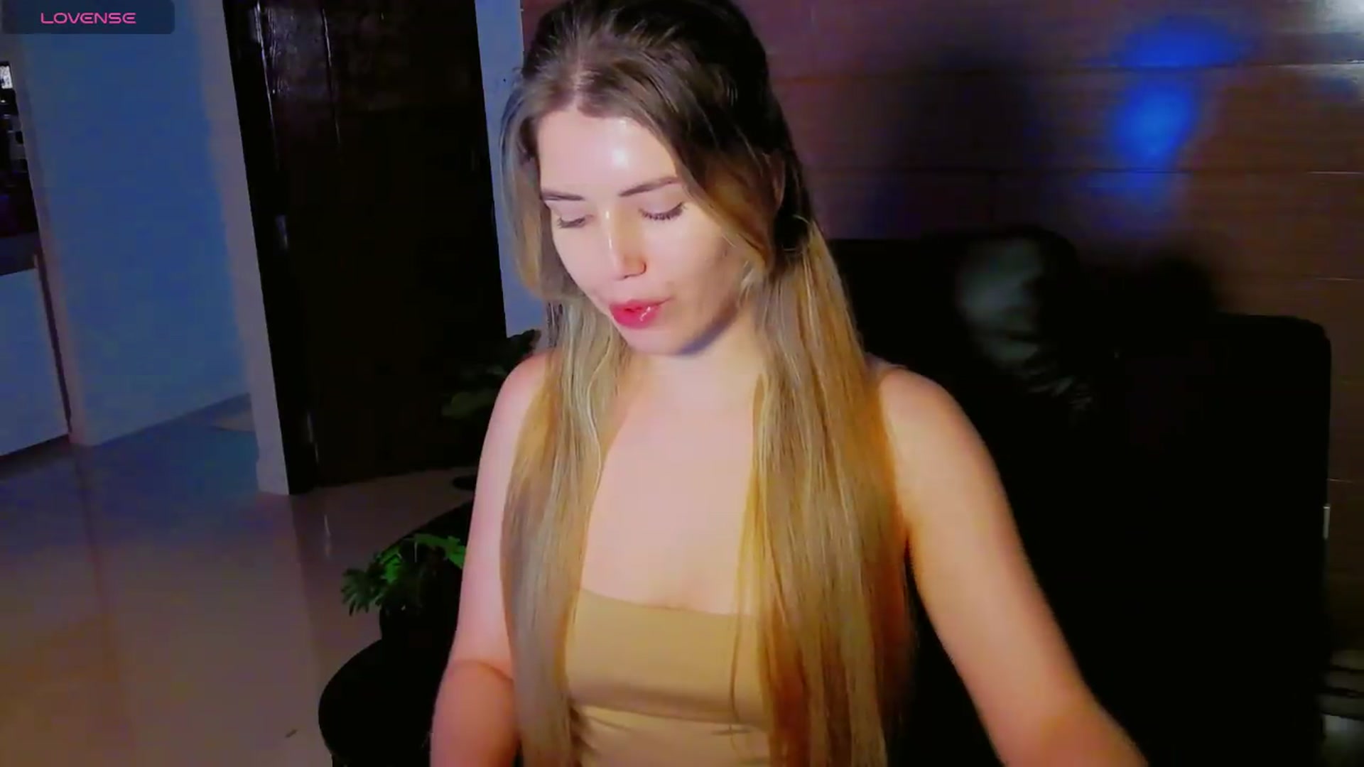Gallery image thumbnail from KilianSou's myfreecams stream on, 07/29/2026, 20:38 image 6 of 20