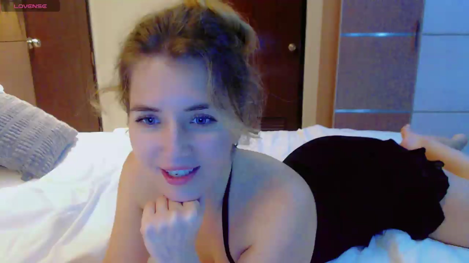 Gallery image thumbnail from KilianSou's myfreecams stream on, 07/31/2026, 19:27 image 14 of 20
