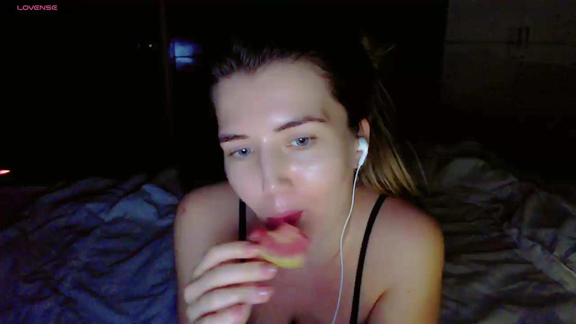 Gallery image thumbnail from KilianSou's myfreecams stream on, 08/05/2026, 14:50 image 15 of 20