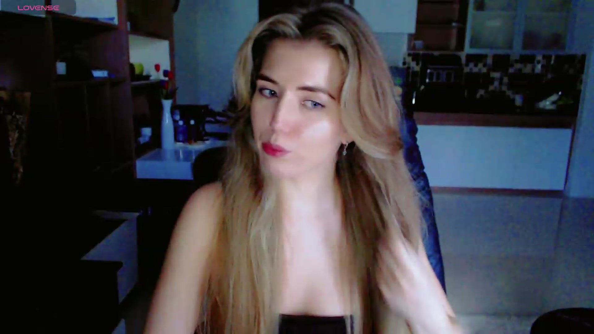 Gallery image thumbnail from KilianSou's myfreecams stream on, 08/09/2026, 05:15 image 2 of 20