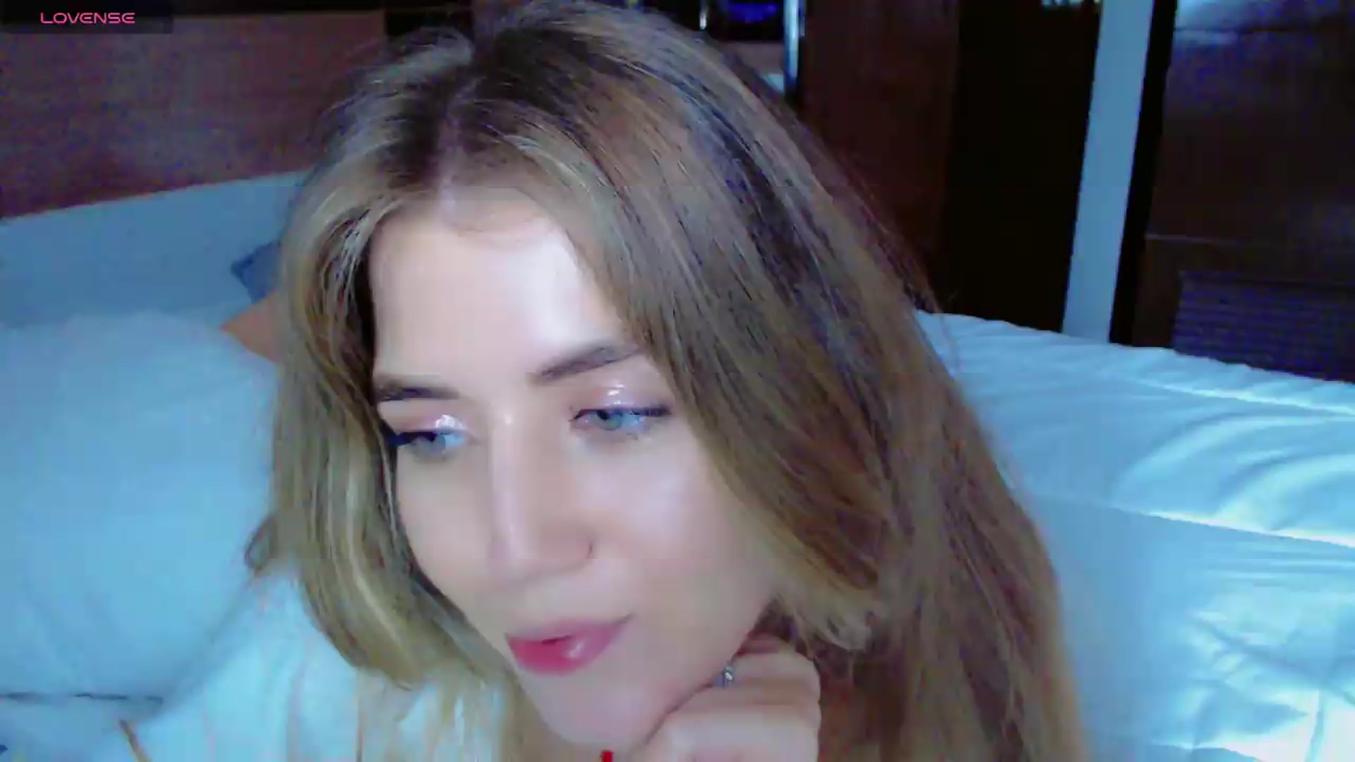 Gallery image thumbnail from KilianSou's myfreecams stream on, 08/19/2026, 09:41 image 2 of 20