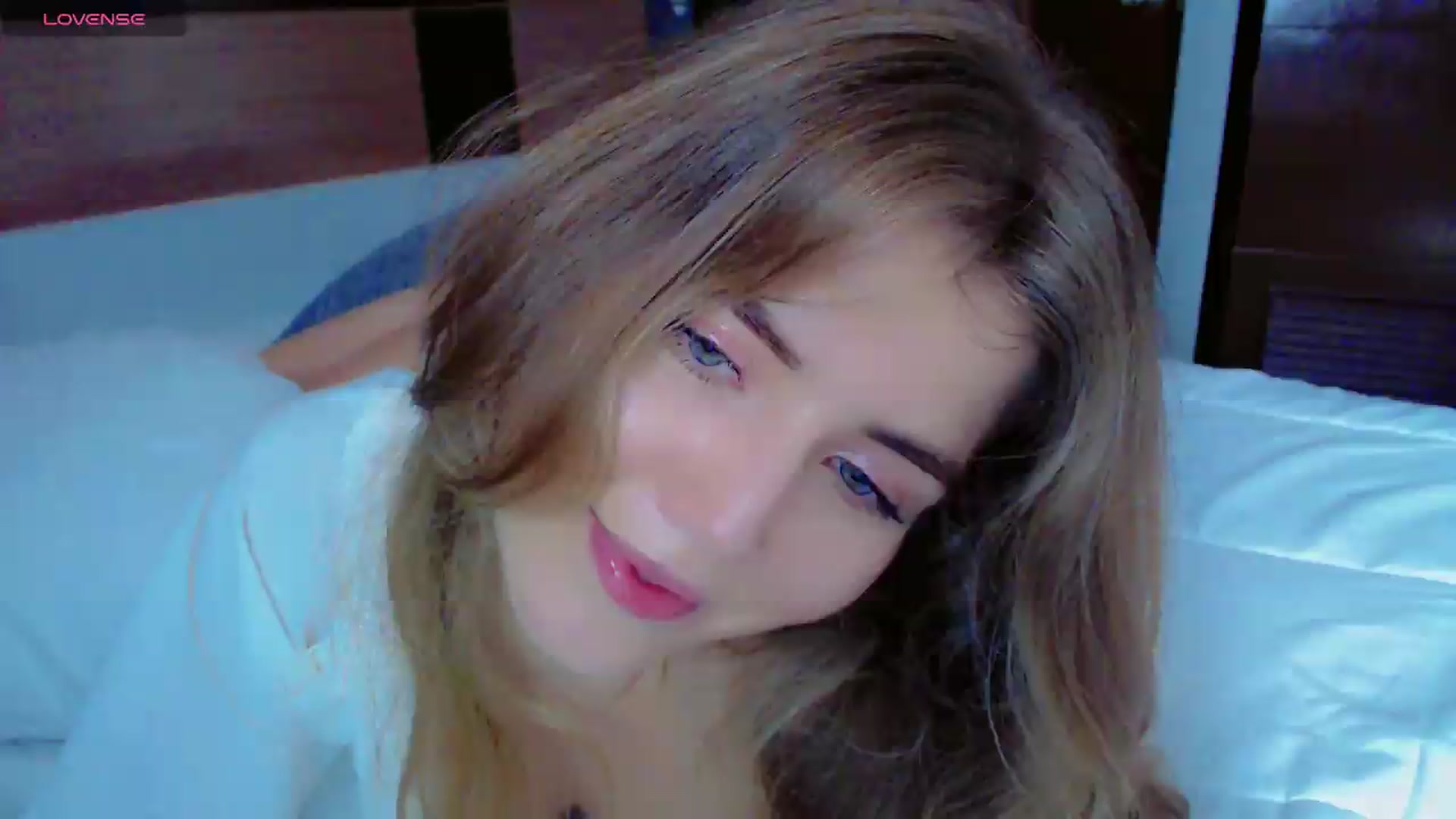Gallery image thumbnail from KilianSou's myfreecams stream on, 08/19/2026, 09:41 image 6 of 20