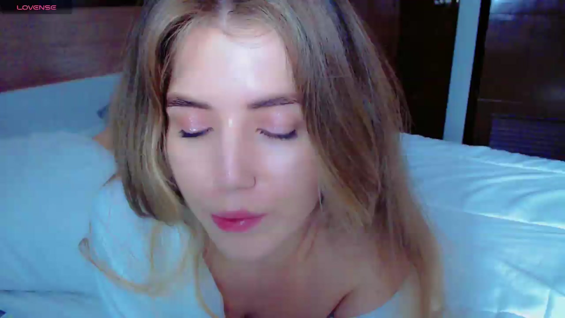 Gallery image thumbnail from KilianSou's myfreecams stream on, 08/19/2026, 09:41 image 1 of 20