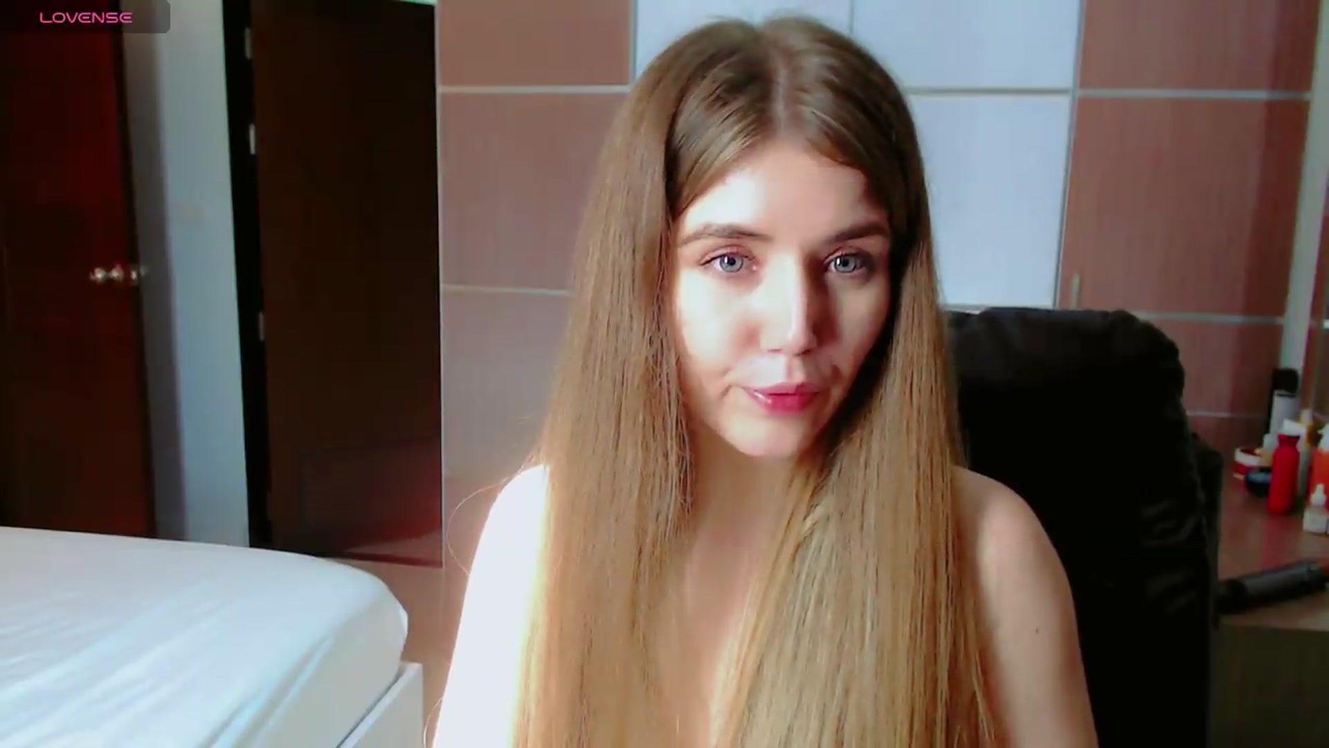 Gallery image thumbnail from KilianSou's myfreecams stream on, 08/22/2026, 09:29 image 12 of 20
