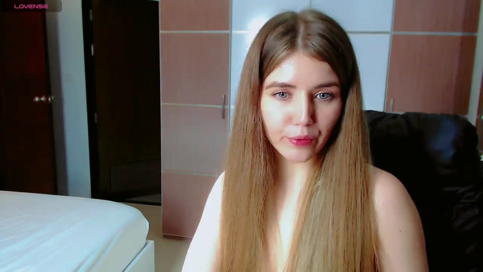 Gallery image thumbnail from KilianSou's myfreecams stream on, 08/22/2026, 09:29 image 11 of 20