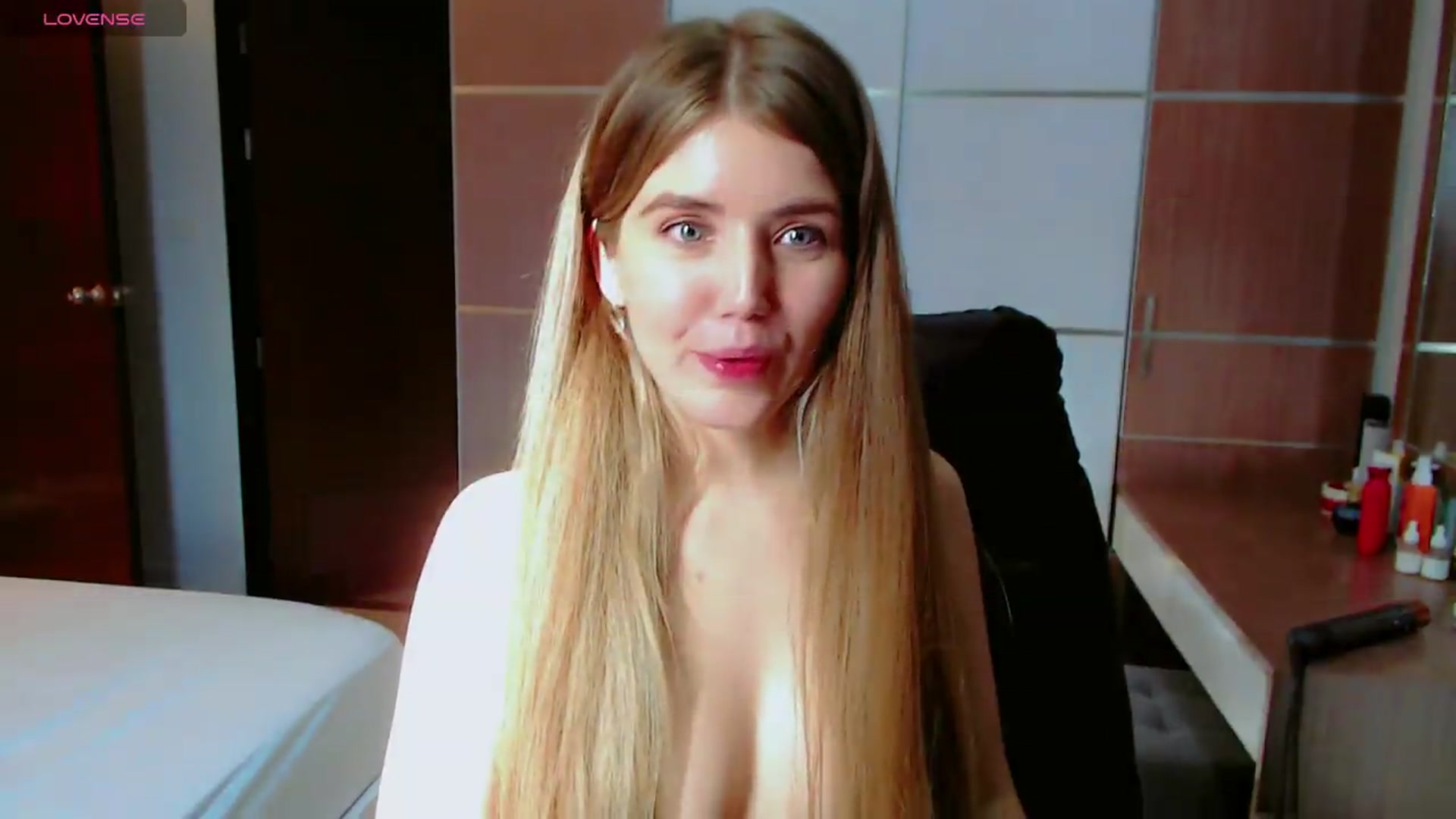Gallery image thumbnail from KilianSou's myfreecams stream on, 08/22/2026, 09:56 image 15 of 20