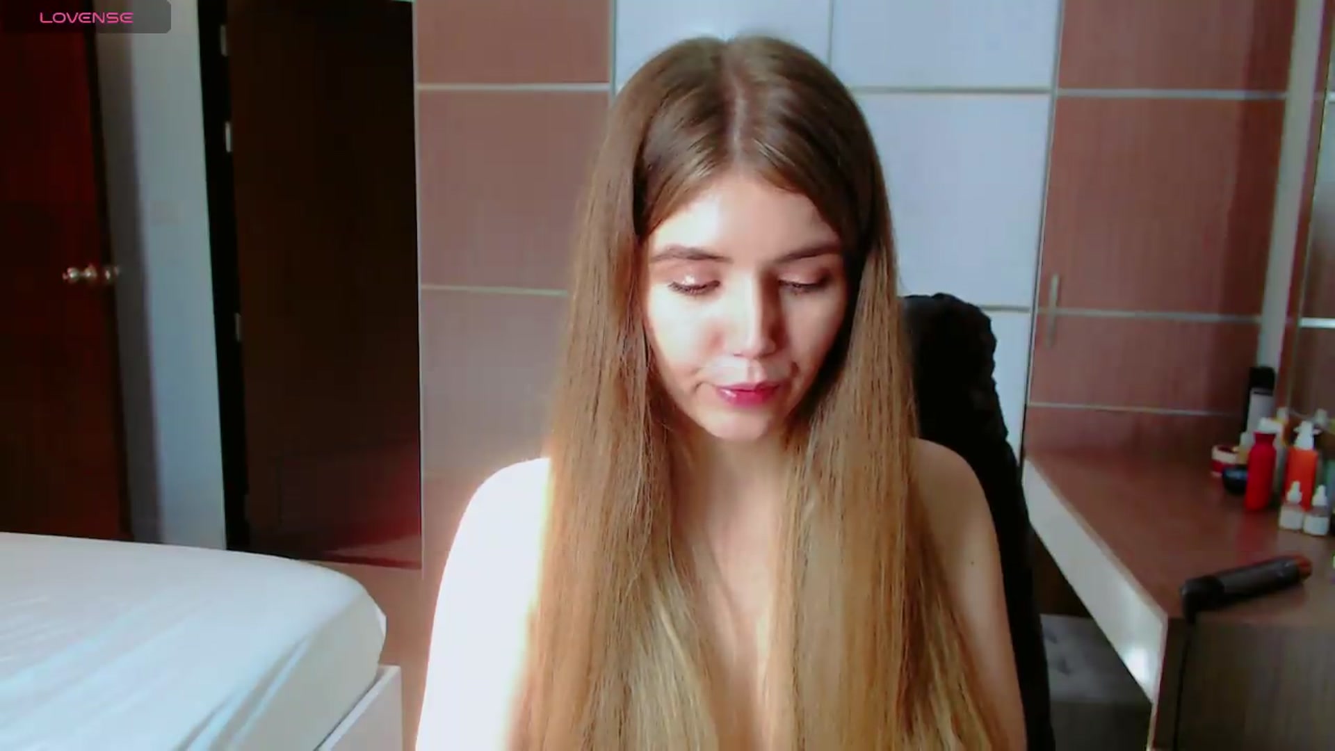 Gallery image thumbnail from KilianSou's myfreecams stream on, 08/22/2026, 09:56 image 2 of 20