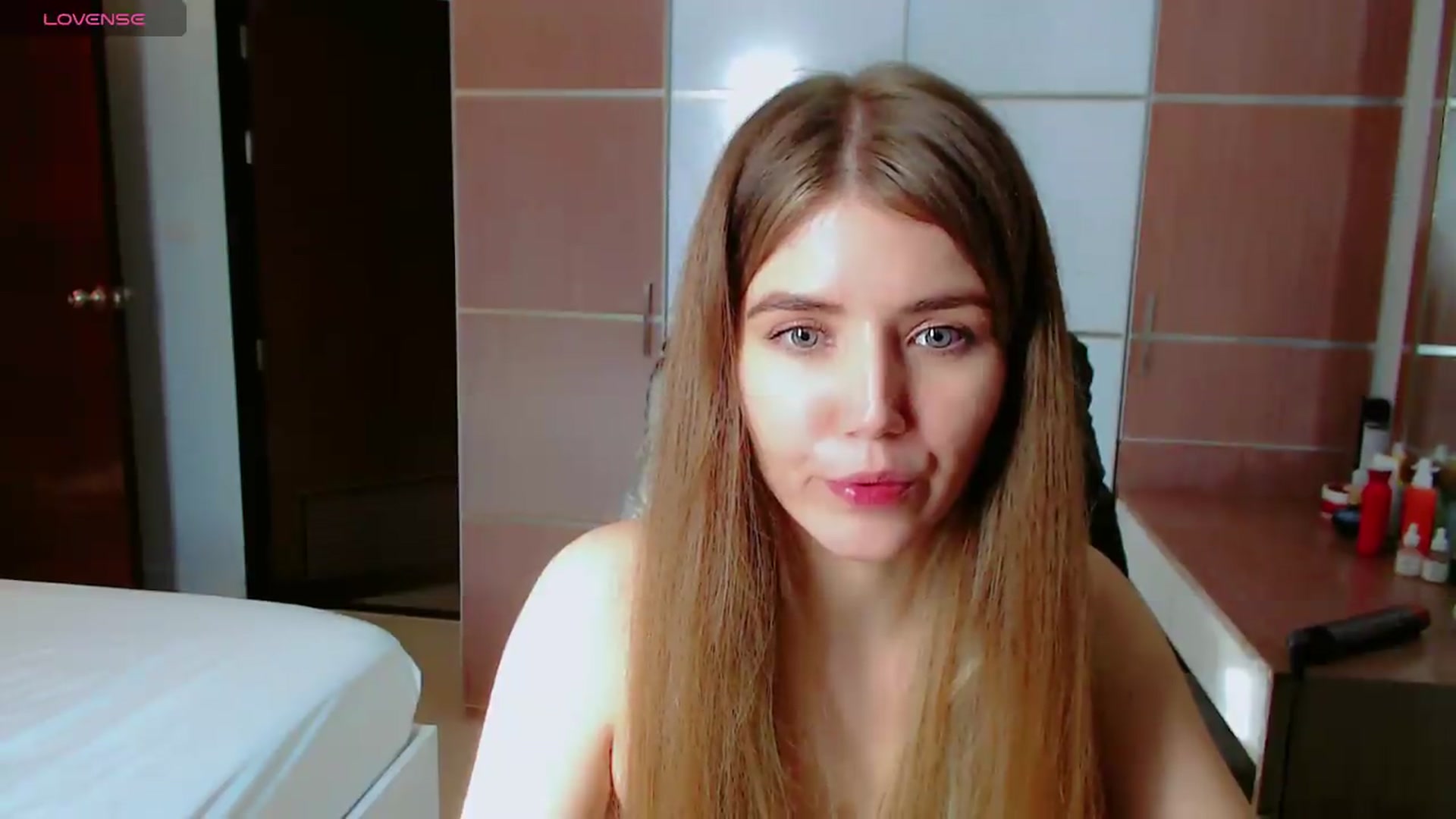Gallery image thumbnail from KilianSou's myfreecams stream on, 08/22/2026, 09:56 image 6 of 20