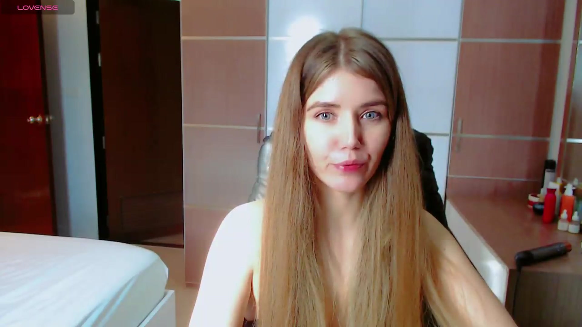 Gallery image thumbnail from KilianSou's myfreecams stream on, 08/22/2026, 09:56 image 8 of 20