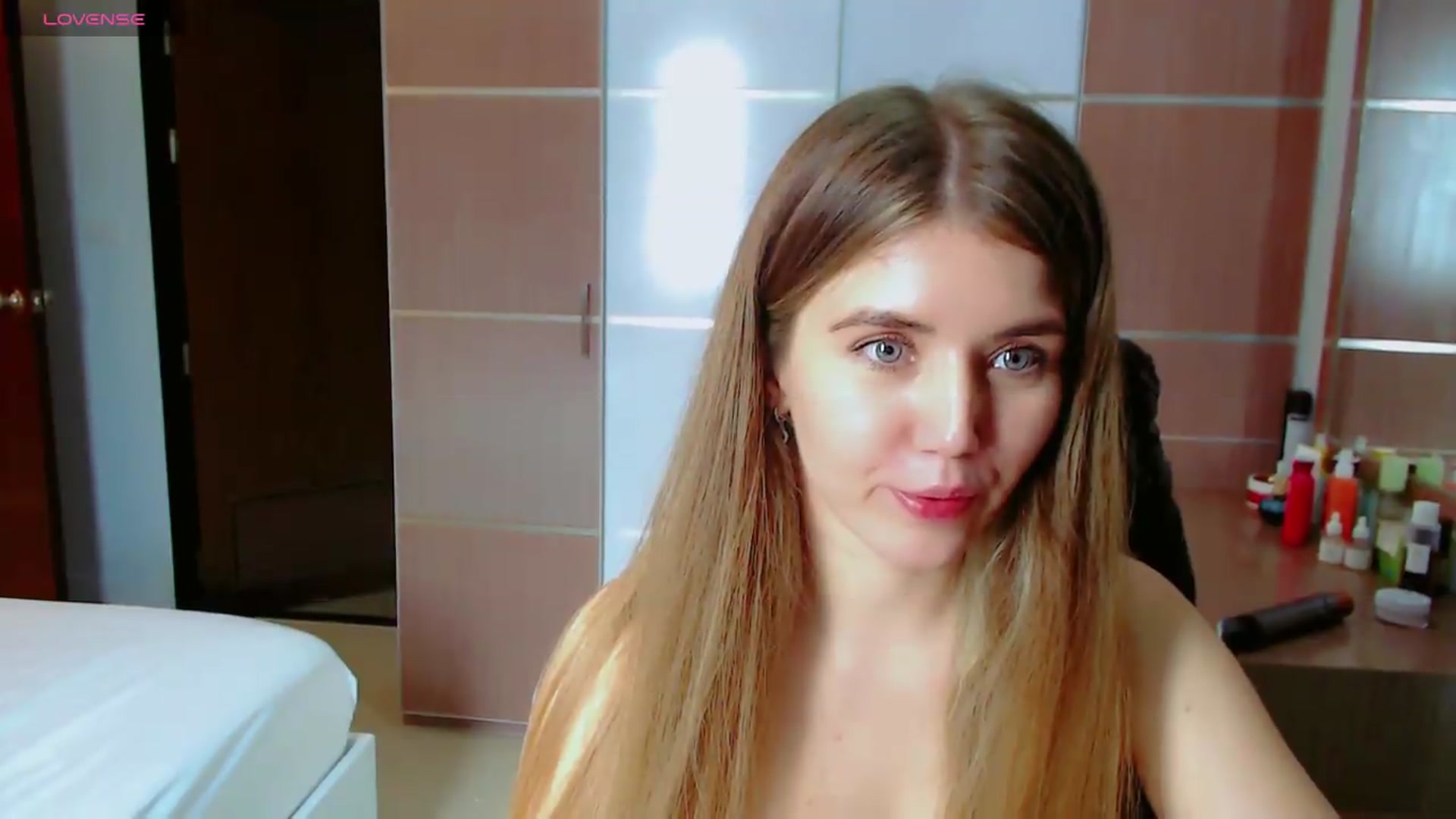Gallery image thumbnail from KilianSou's myfreecams stream on, 08/22/2026, 10:59 image 4 of 20