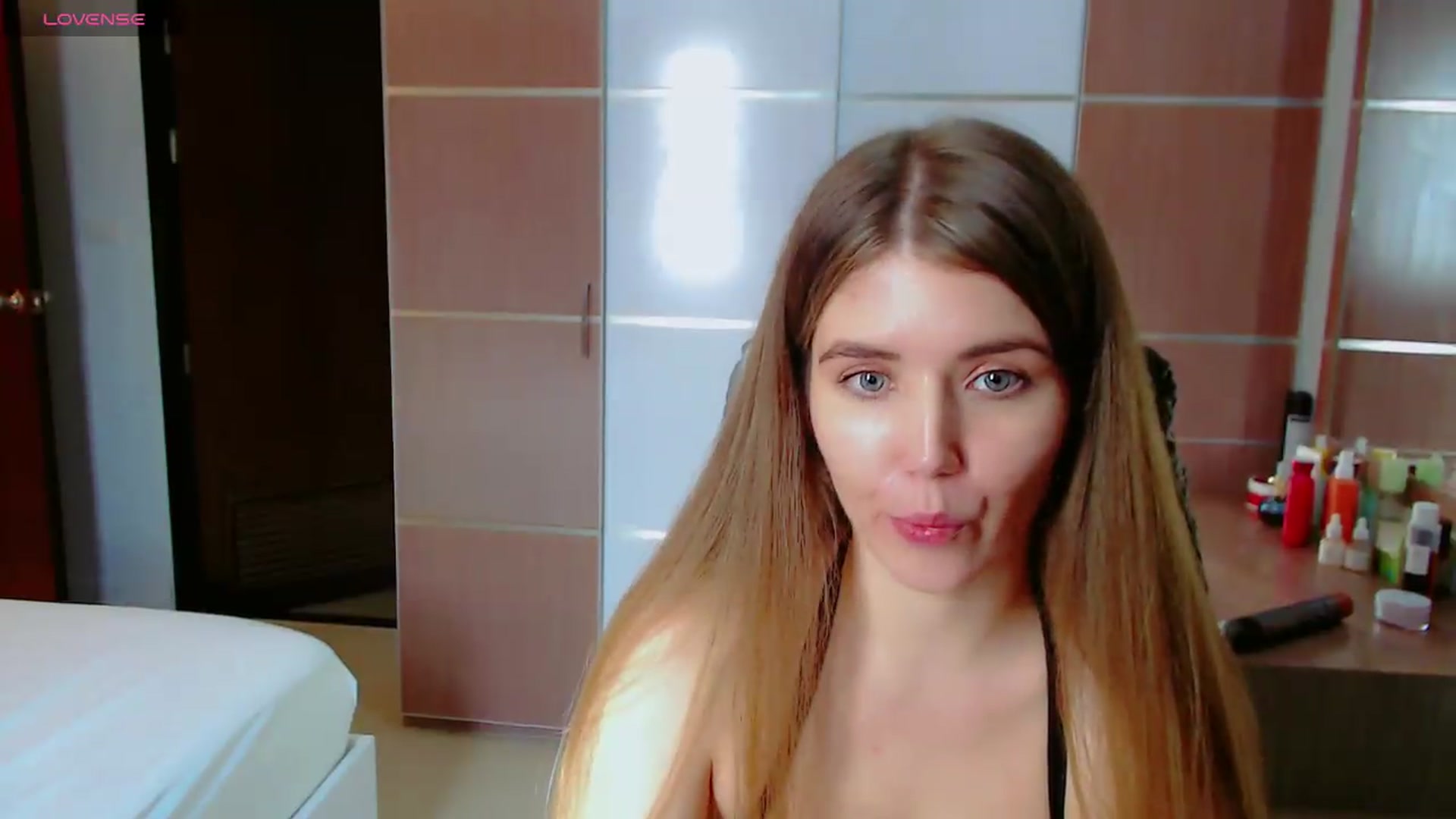 Gallery image thumbnail from KilianSou's myfreecams stream on, 08/22/2026, 10:59 image 12 of 20