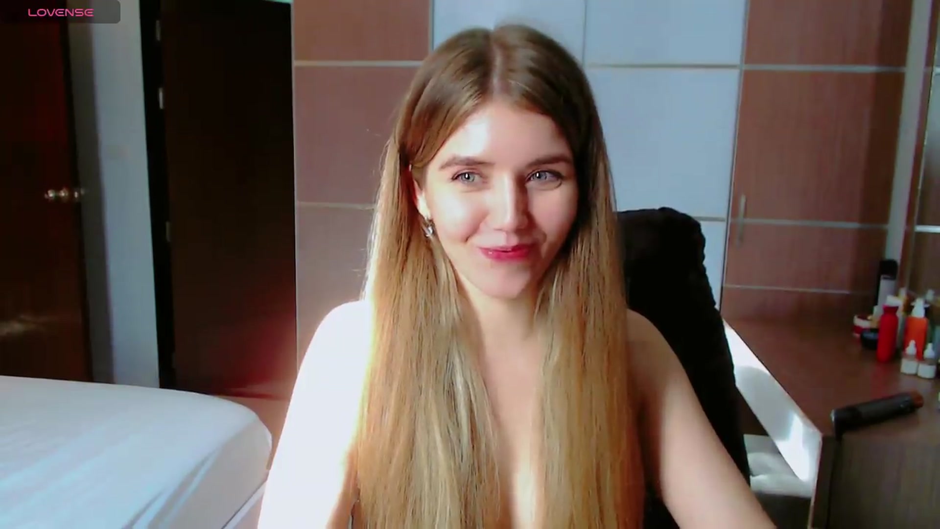 Gallery image thumbnail from KilianSou's myfreecams stream on, 08/22/2026, 10:59 image 3 of 20