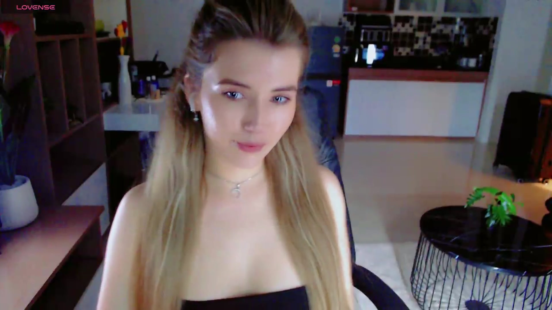 Gallery image thumbnail from KilianSou's myfreecams stream on, 09/03/2026, 05:48 image 13 of 20