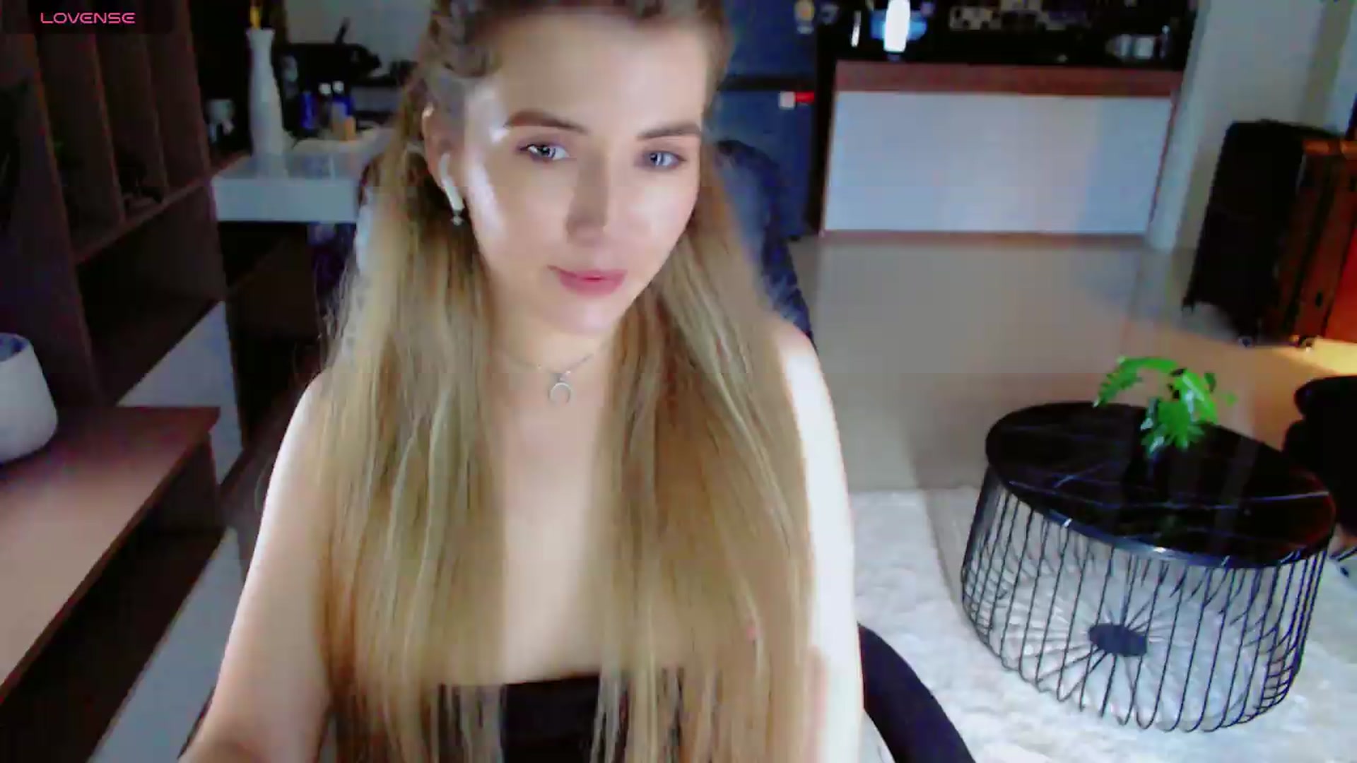 Gallery image thumbnail from KilianSou's myfreecams stream on, 09/03/2026, 06:39 image 9 of 20