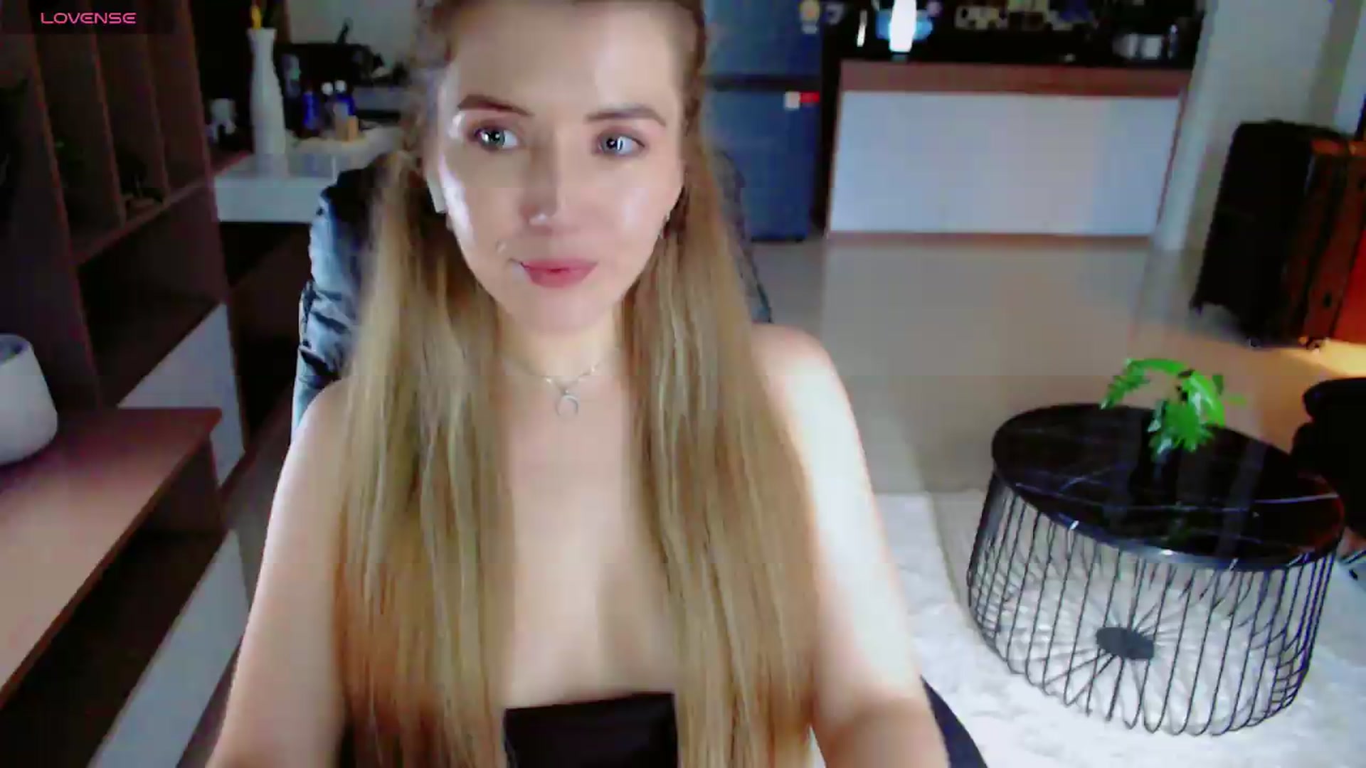 Gallery image thumbnail from KilianSou's myfreecams stream on, 09/03/2026, 06:39 image 10 of 20