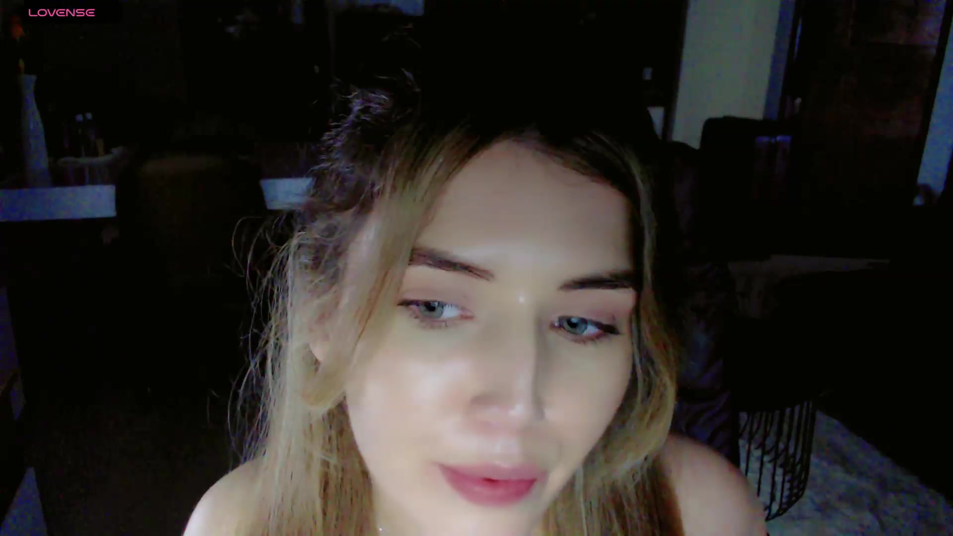 Gallery image thumbnail from KilianSou's myfreecams stream on, 09/03/2026, 10:10 image 13 of 20