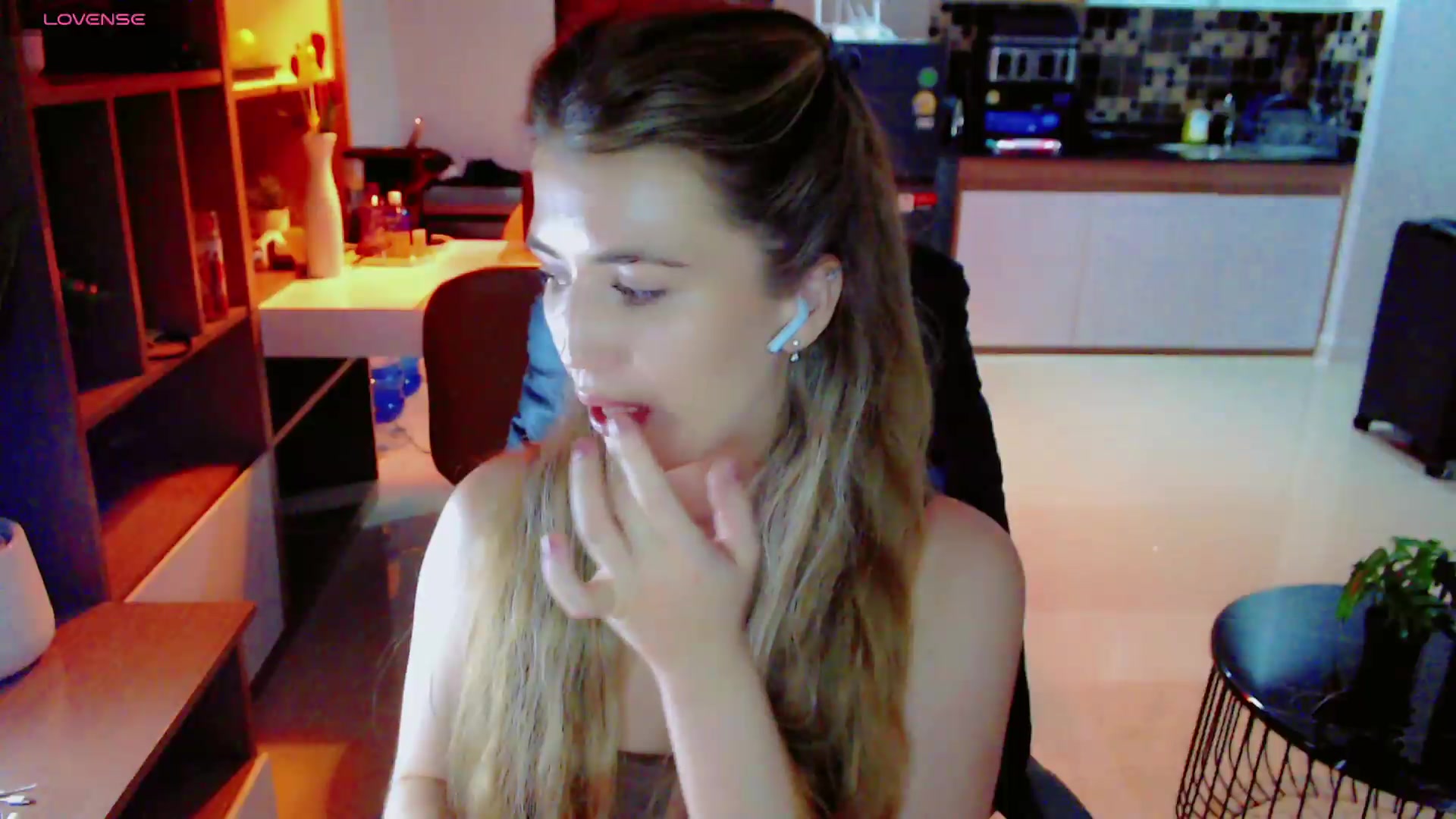 Gallery image thumbnail from KilianSou's myfreecams stream on, 09/04/2026, 09:25 image 6 of 20