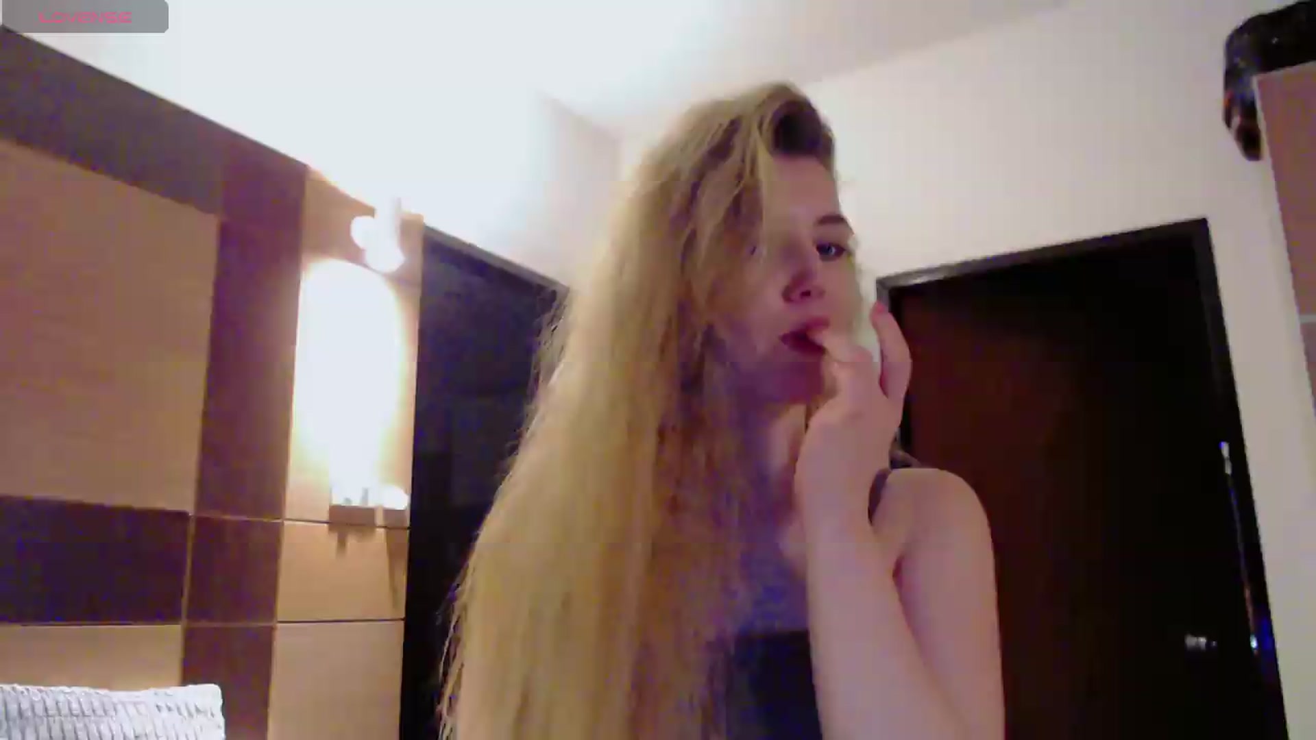 Gallery image thumbnail from KilianSou's myfreecams stream on, 09/04/2026, 13:33 image 10 of 20