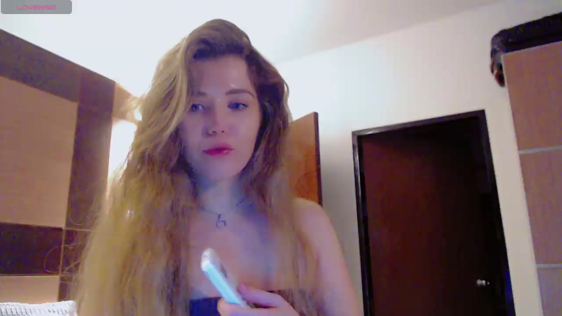 Gallery image thumbnail from KilianSou's myfreecams stream on, 09/04/2026, 14:12 image 16 of 20