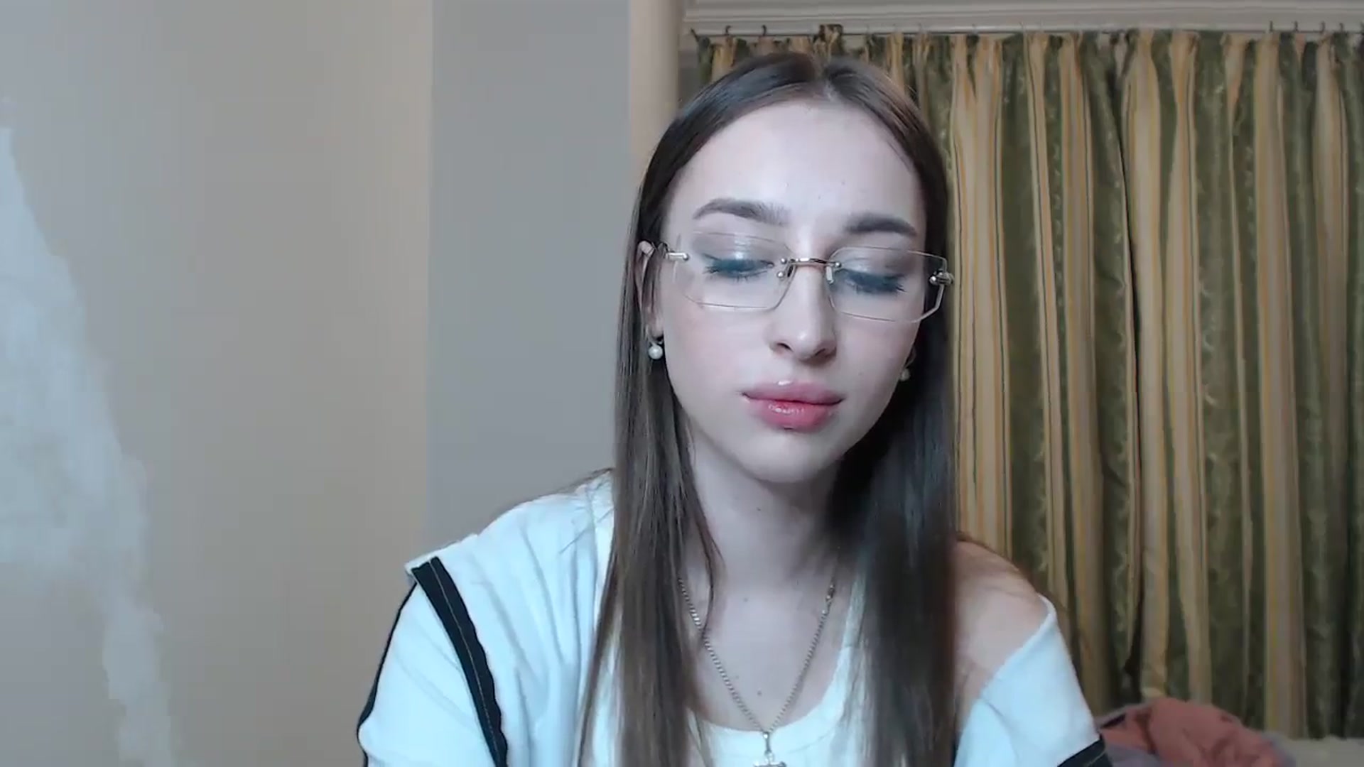 Gallery image thumbnail from KillerEyesS's myfreecams stream on, 05/21/2025, 18:17 image 17 of 20